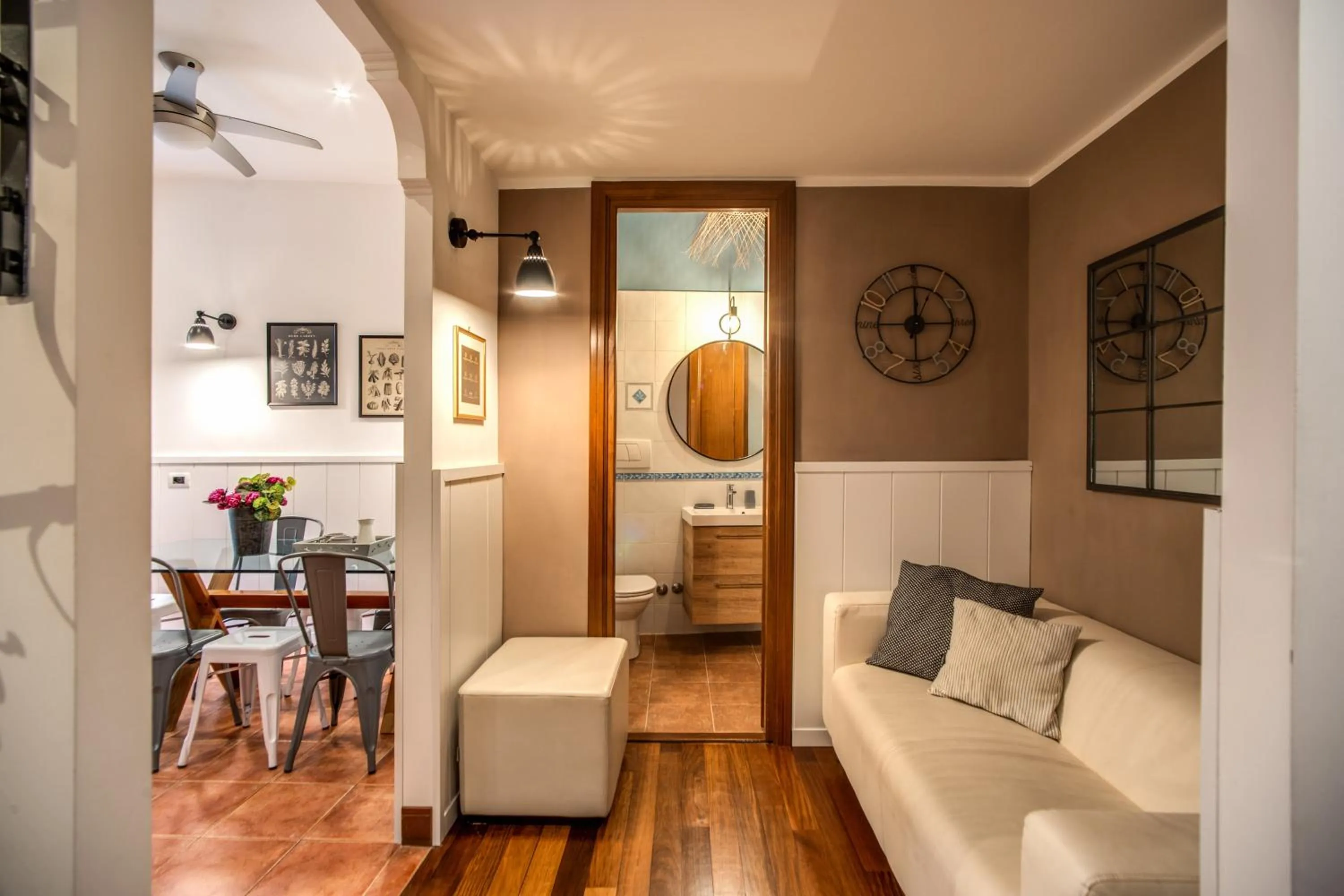 Living room in Spanish Steps Miracle Suite