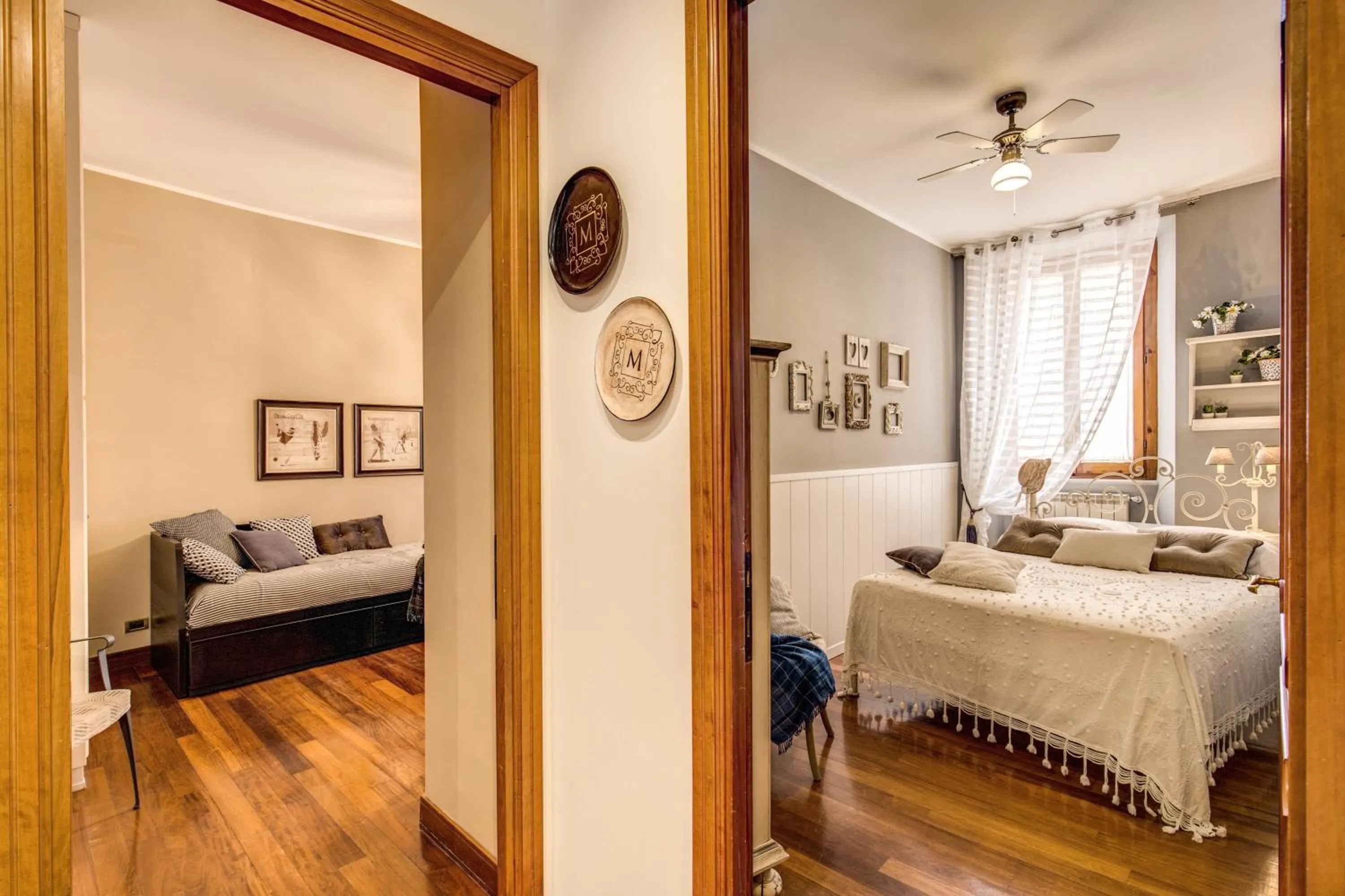 Photo of the whole room, Bed in Spanish Steps Miracle Suite