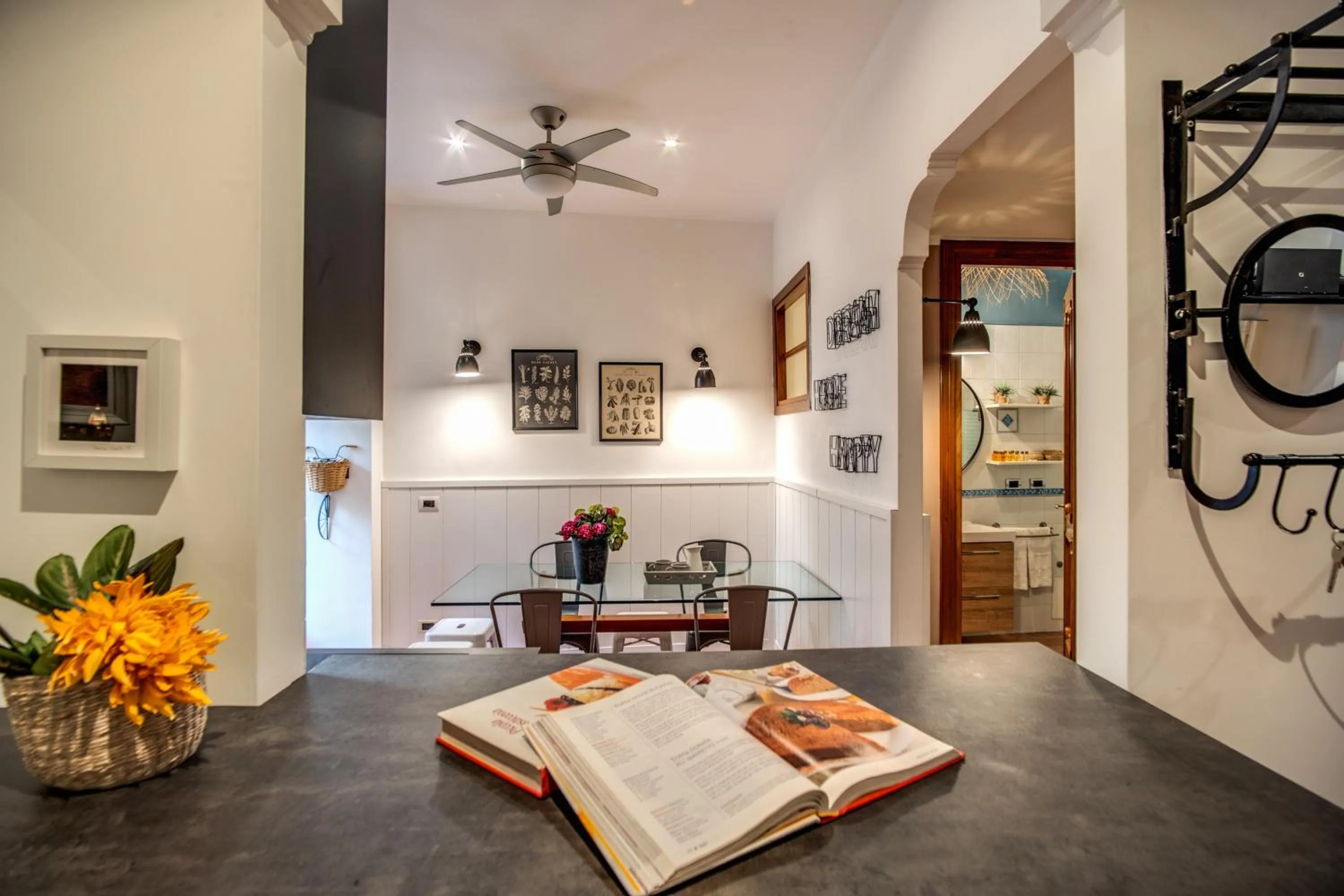 Seating area in Spanish Steps Miracle Suite