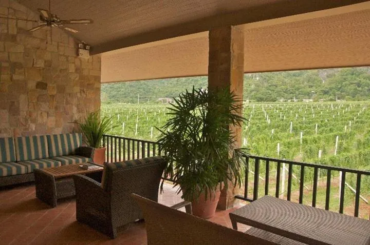 GRANMONTE Wine Cottage