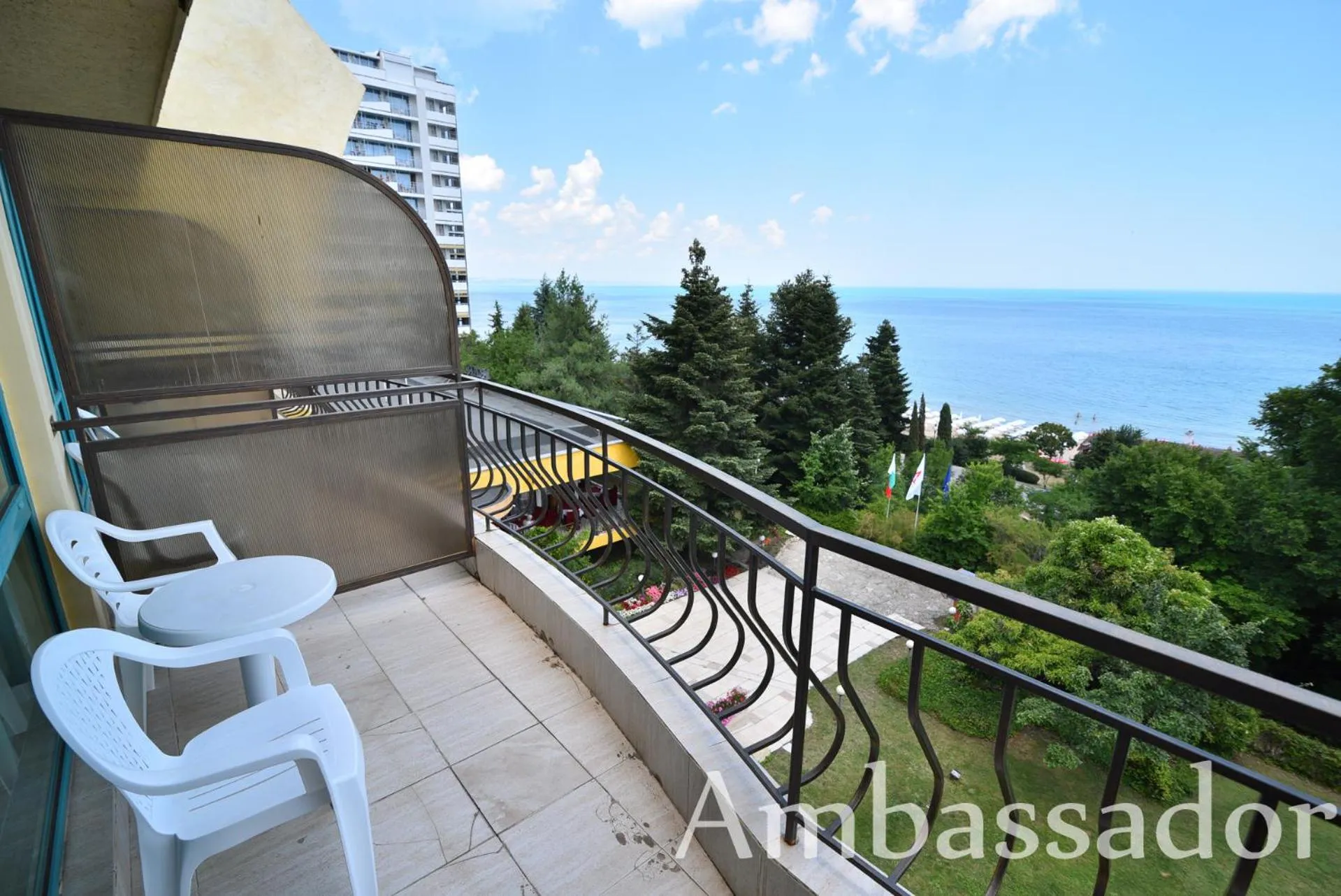 Sea view in Hotel Ambassador - Free Parking