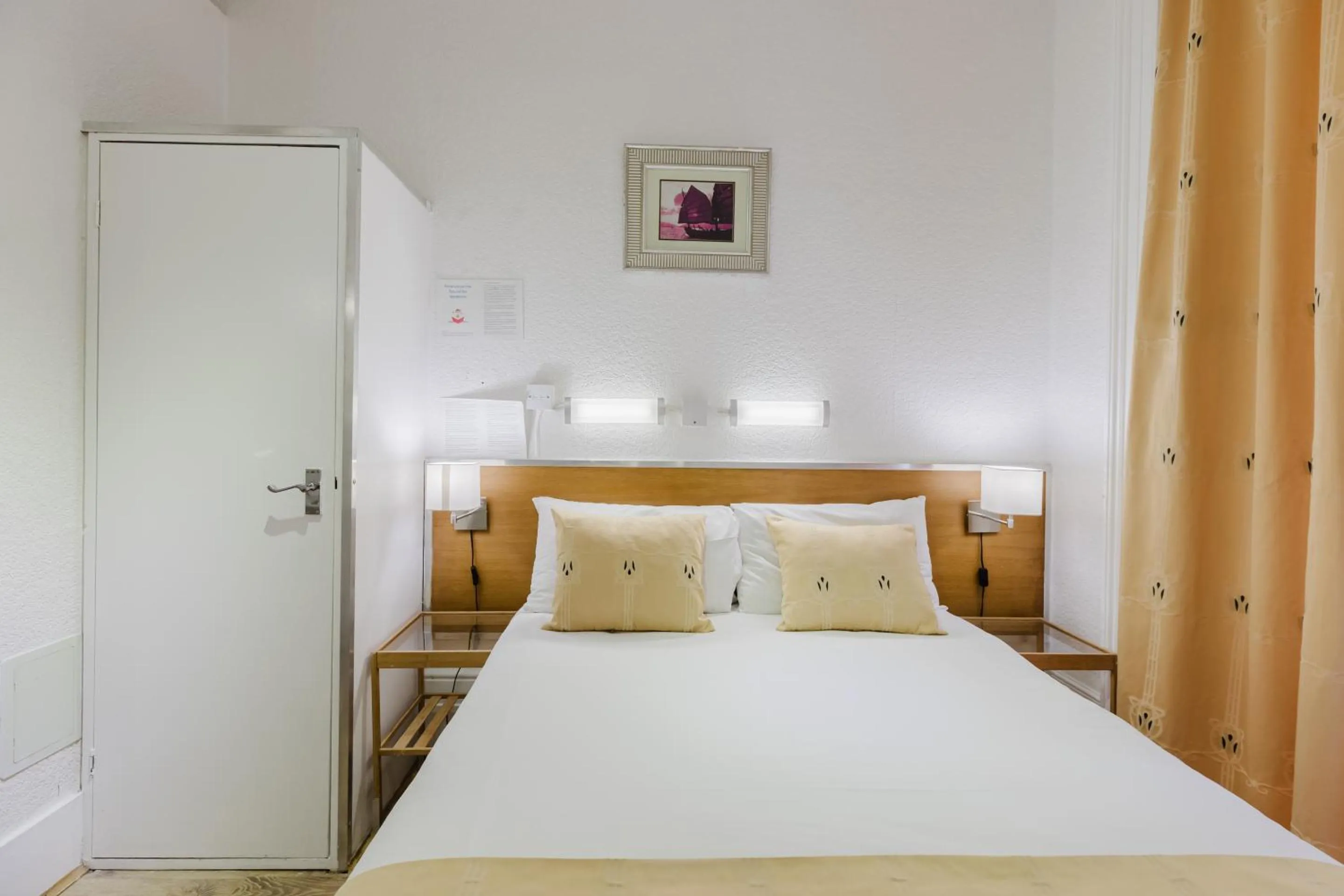 Bedroom, Bed in The Chapter Hotels - Falcon Hotel