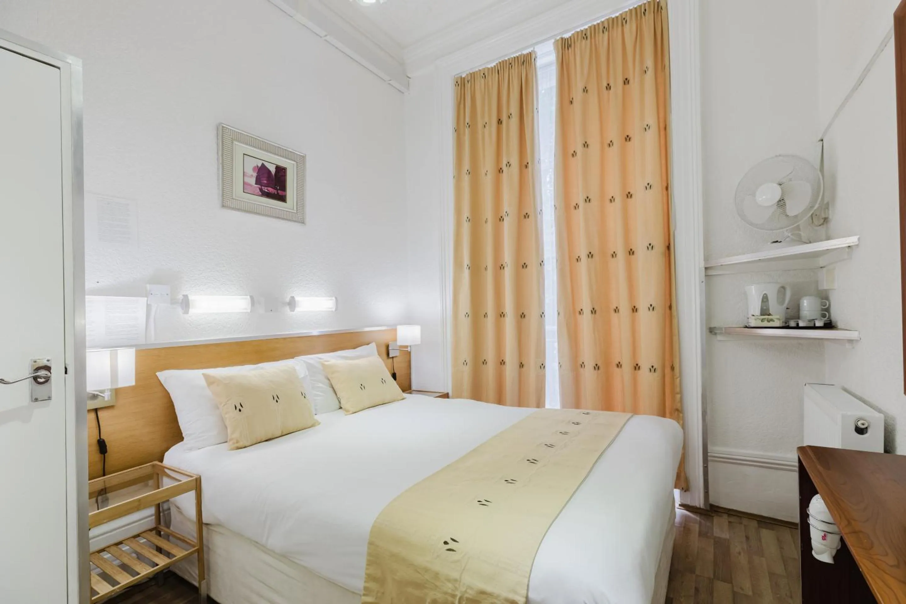 Bedroom, Bed in The Chapter Hotels - Falcon Hotel