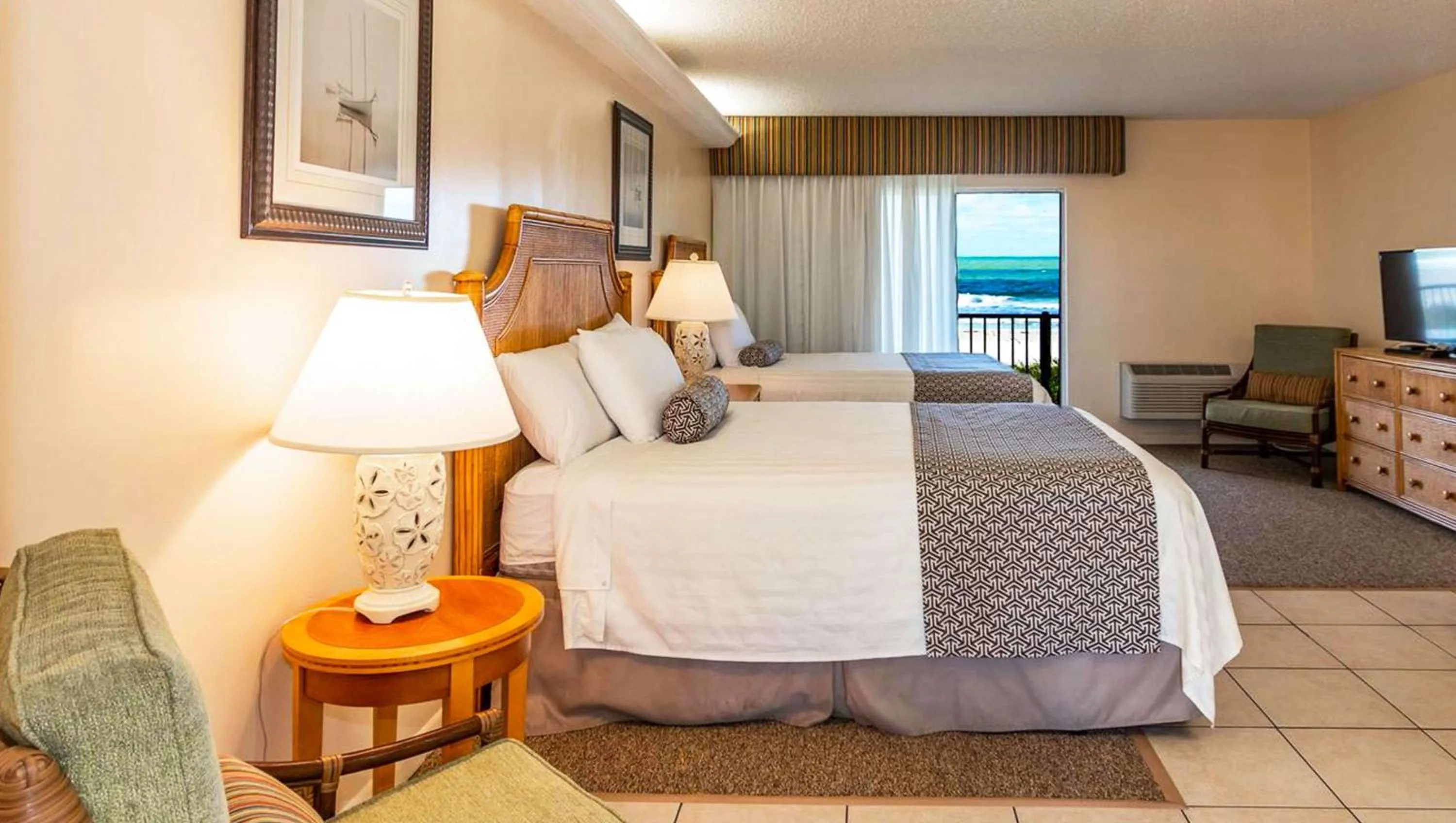 Photo of the whole room, Bed in Belleair Beach Resort Motel