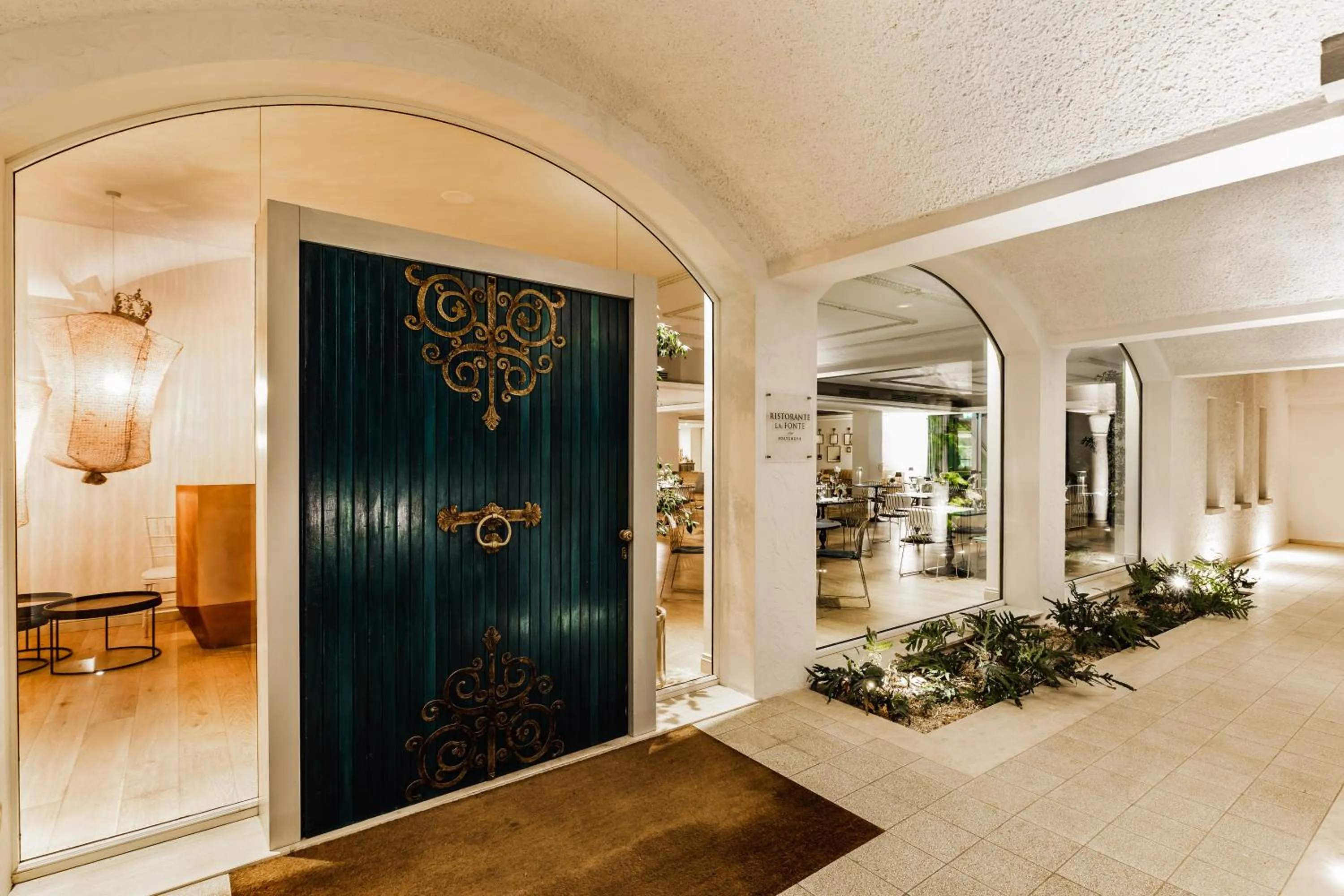 Restaurant/places to eat in SeeBay Hotel