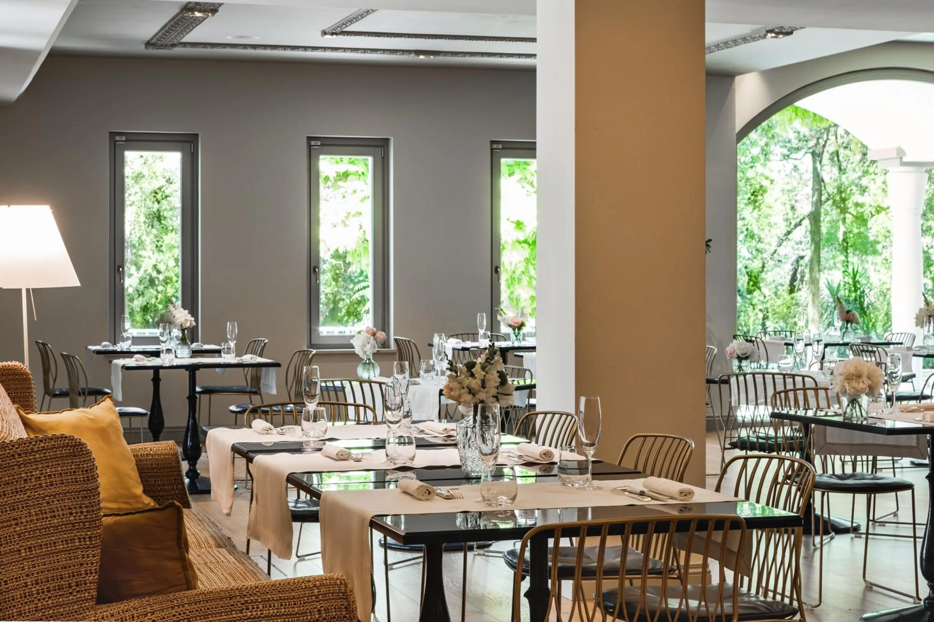 Restaurant/places to eat in SeeBay Hotel