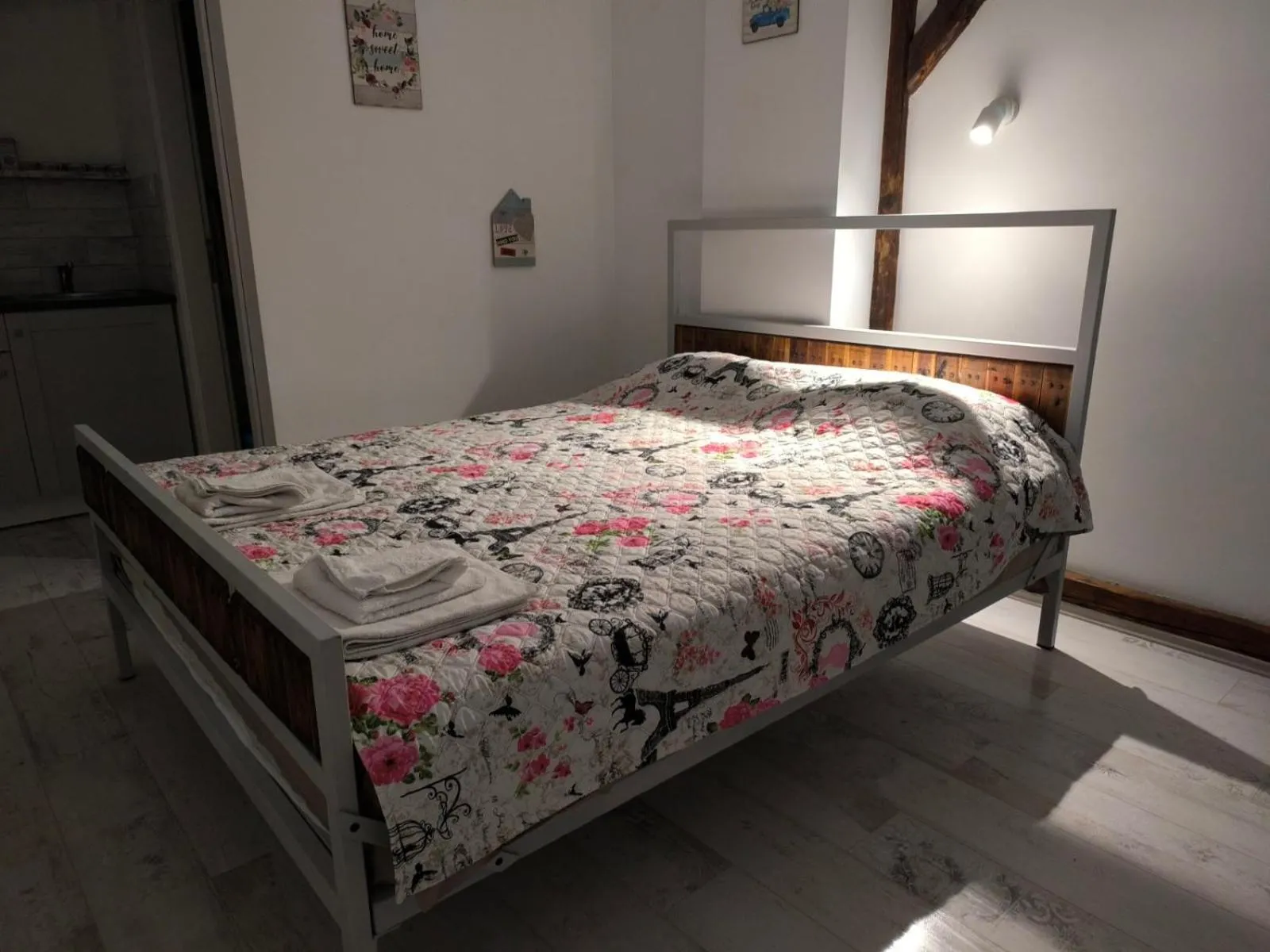 Studio - single occupancy in Apartment By the River