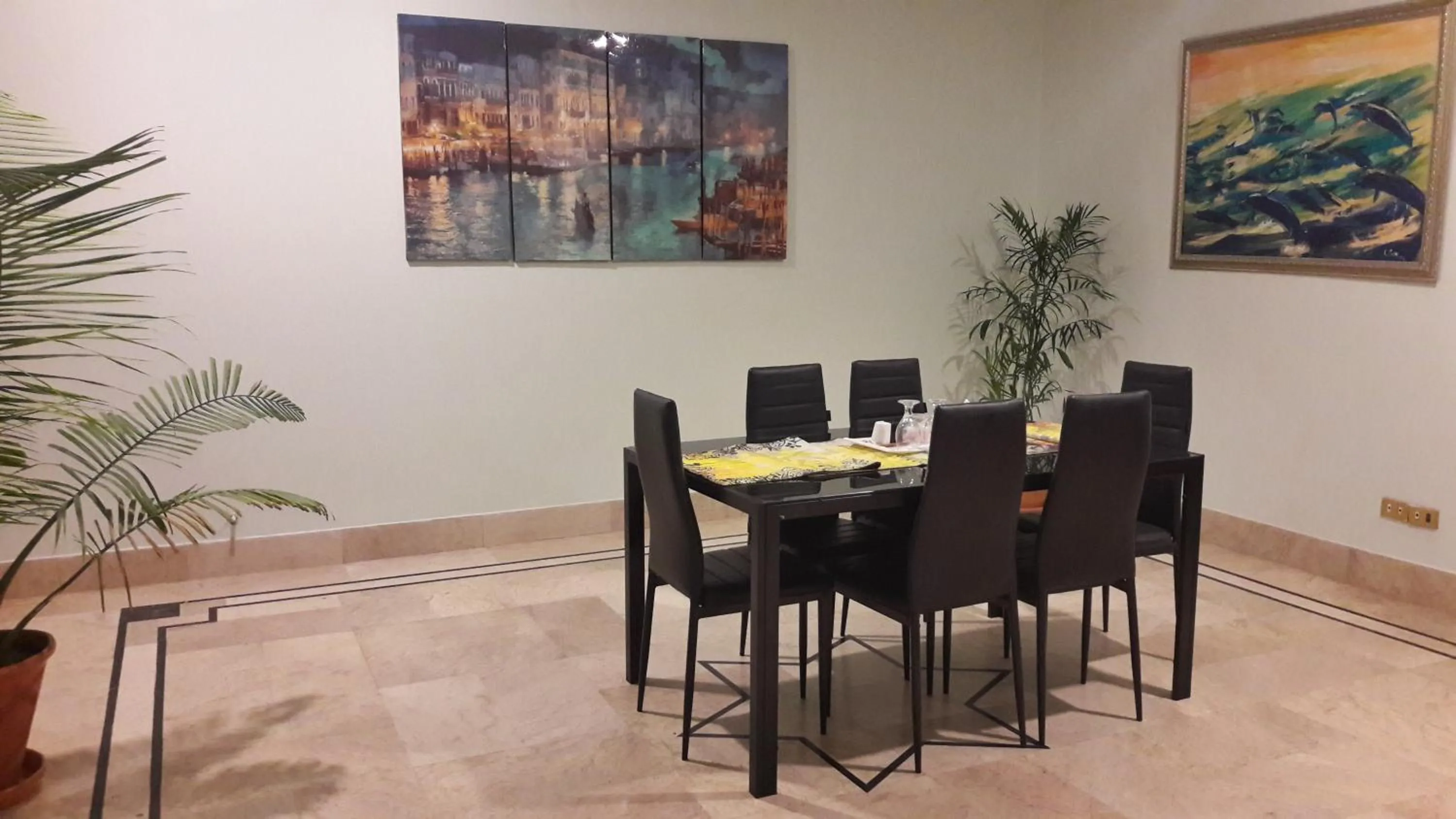 Dining area in Hotel Seven 7