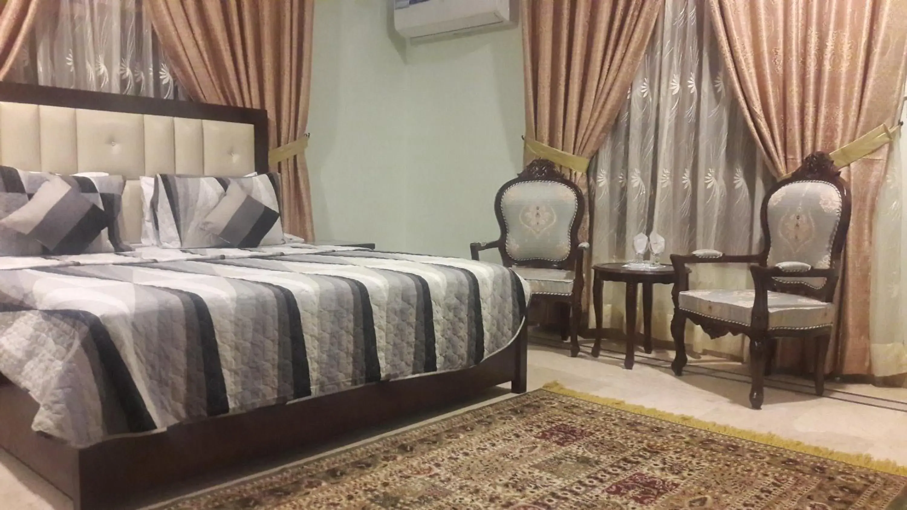 Double Room with Terrace - single occupancy in Hotel Seven 7 Double Room with Terrace - single occupancy in Hotel Seven 7