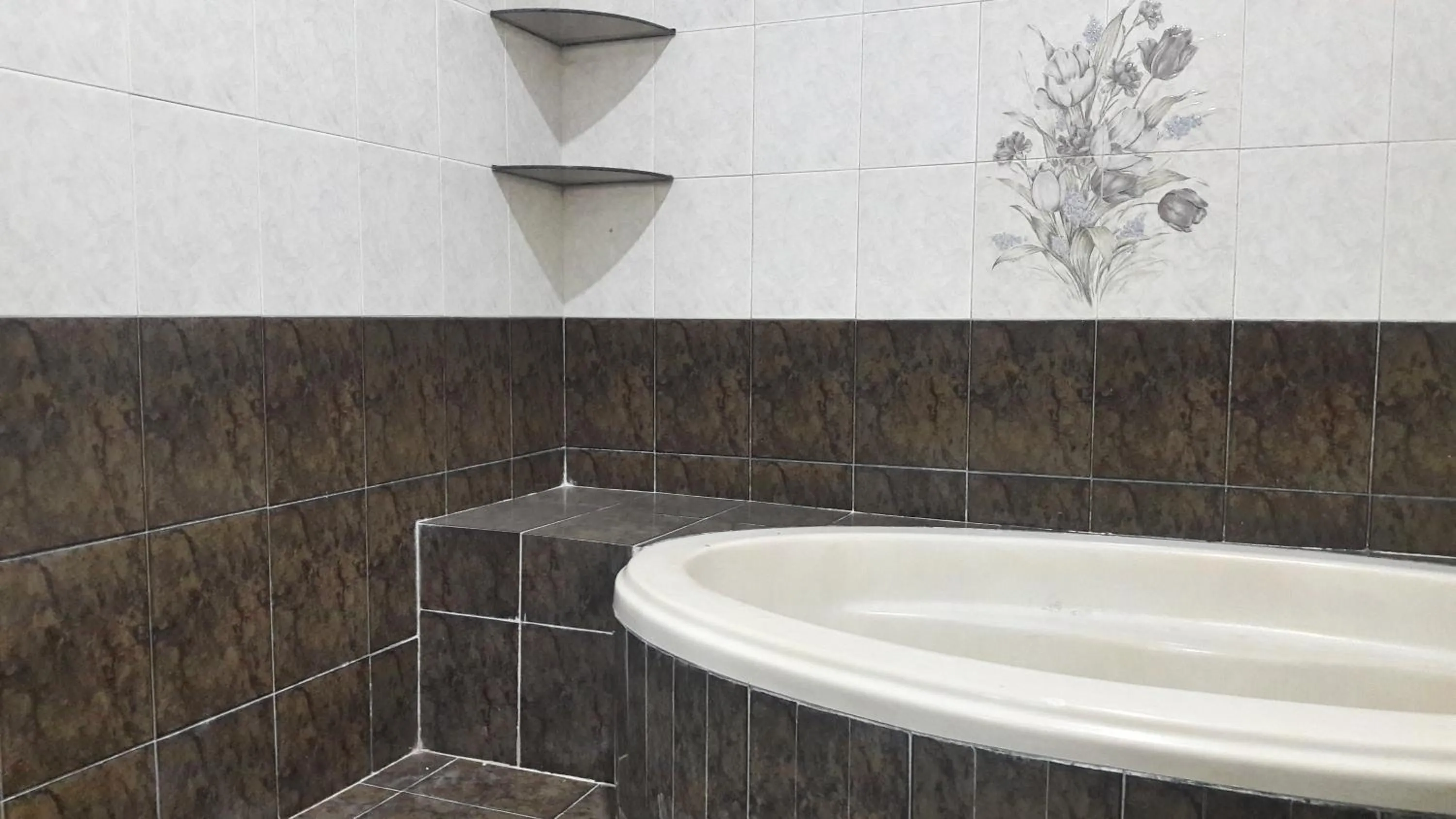 Hot Tub in Hotel Seven 7