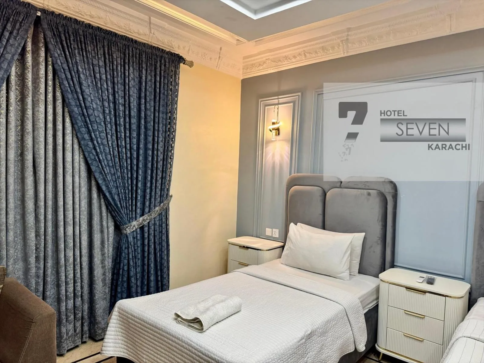 Bed in Hotel Seven 7