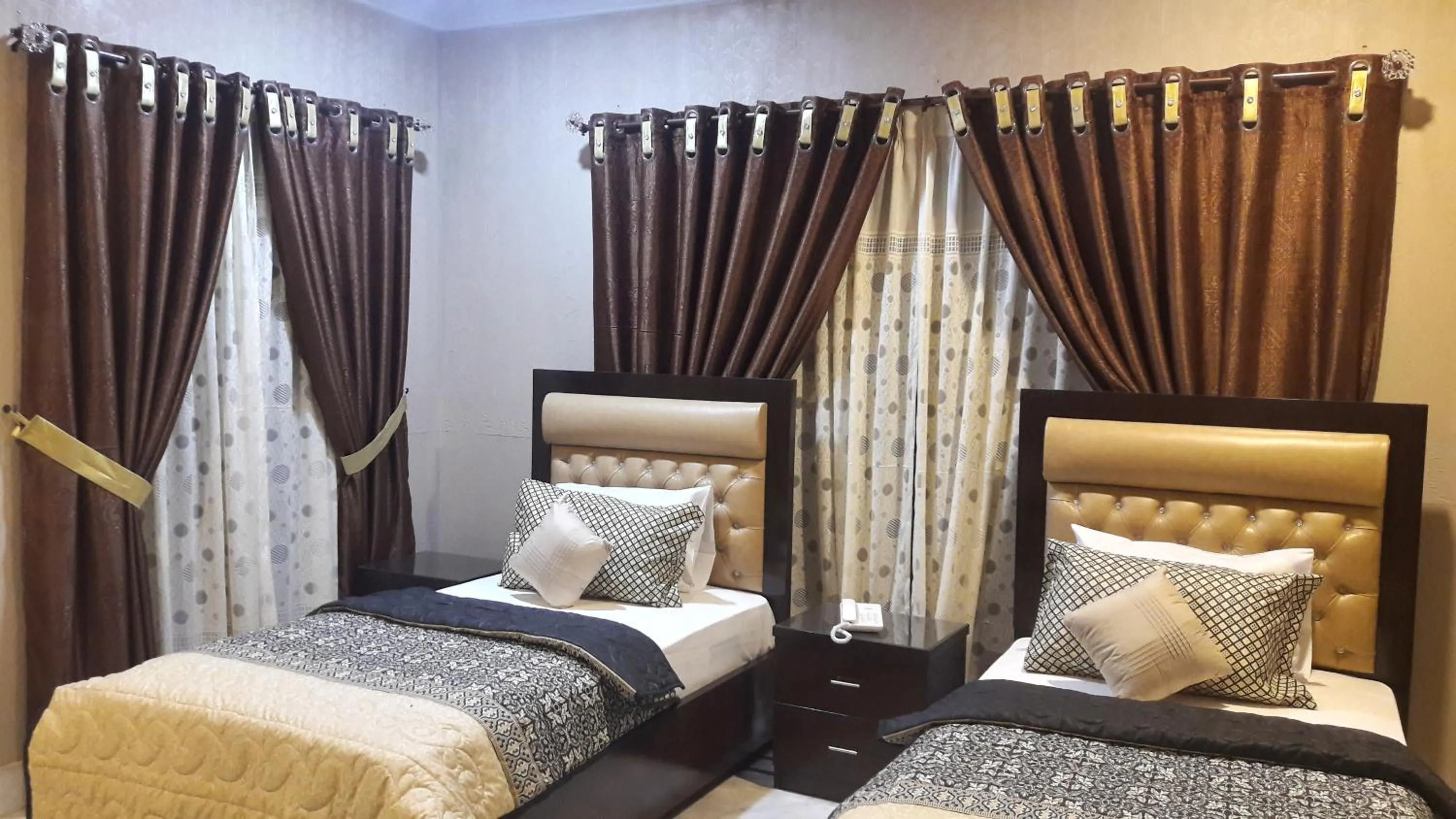 Bedroom, Bed in Hotel Seven 7