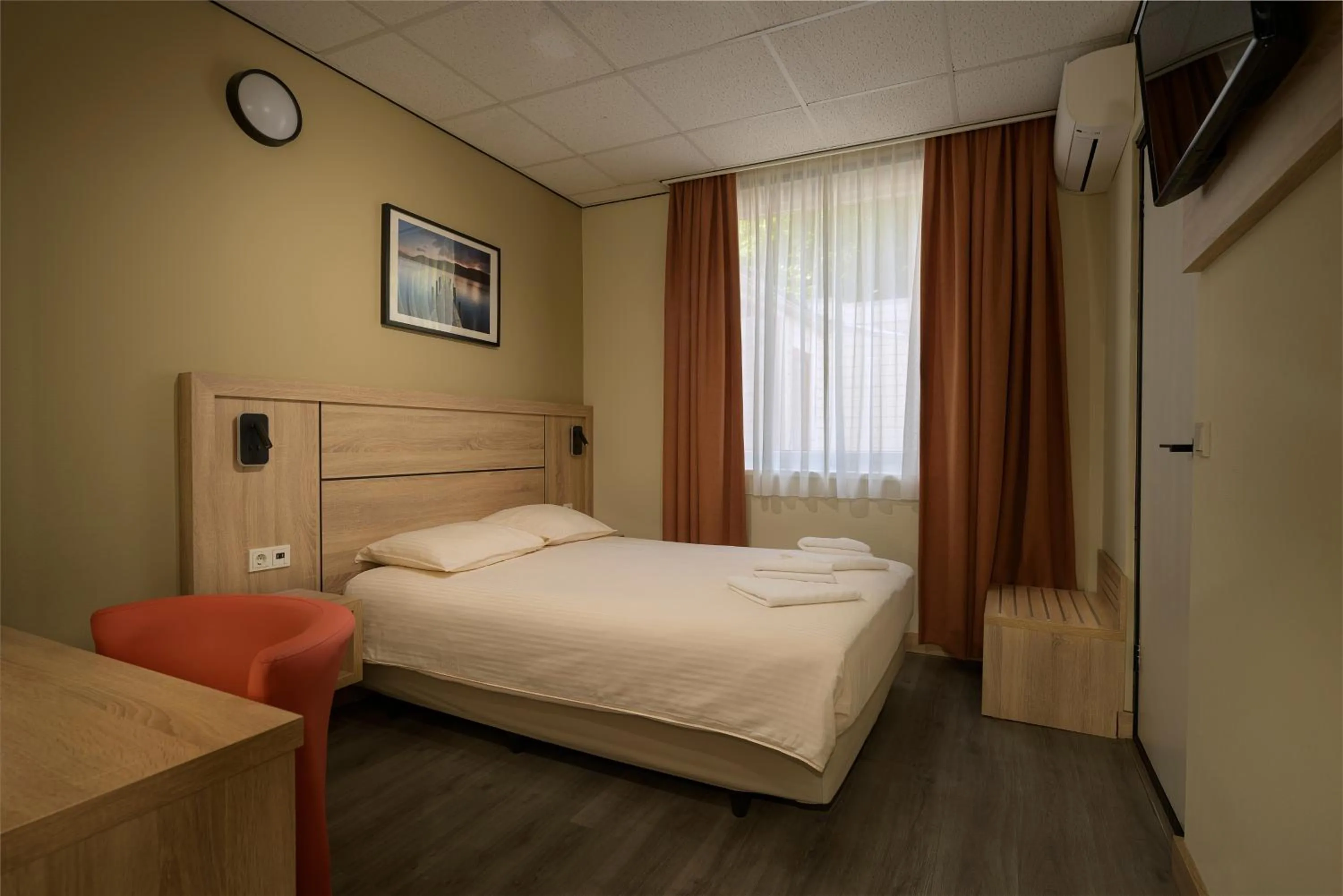 Bed in Atlas Village Brielle