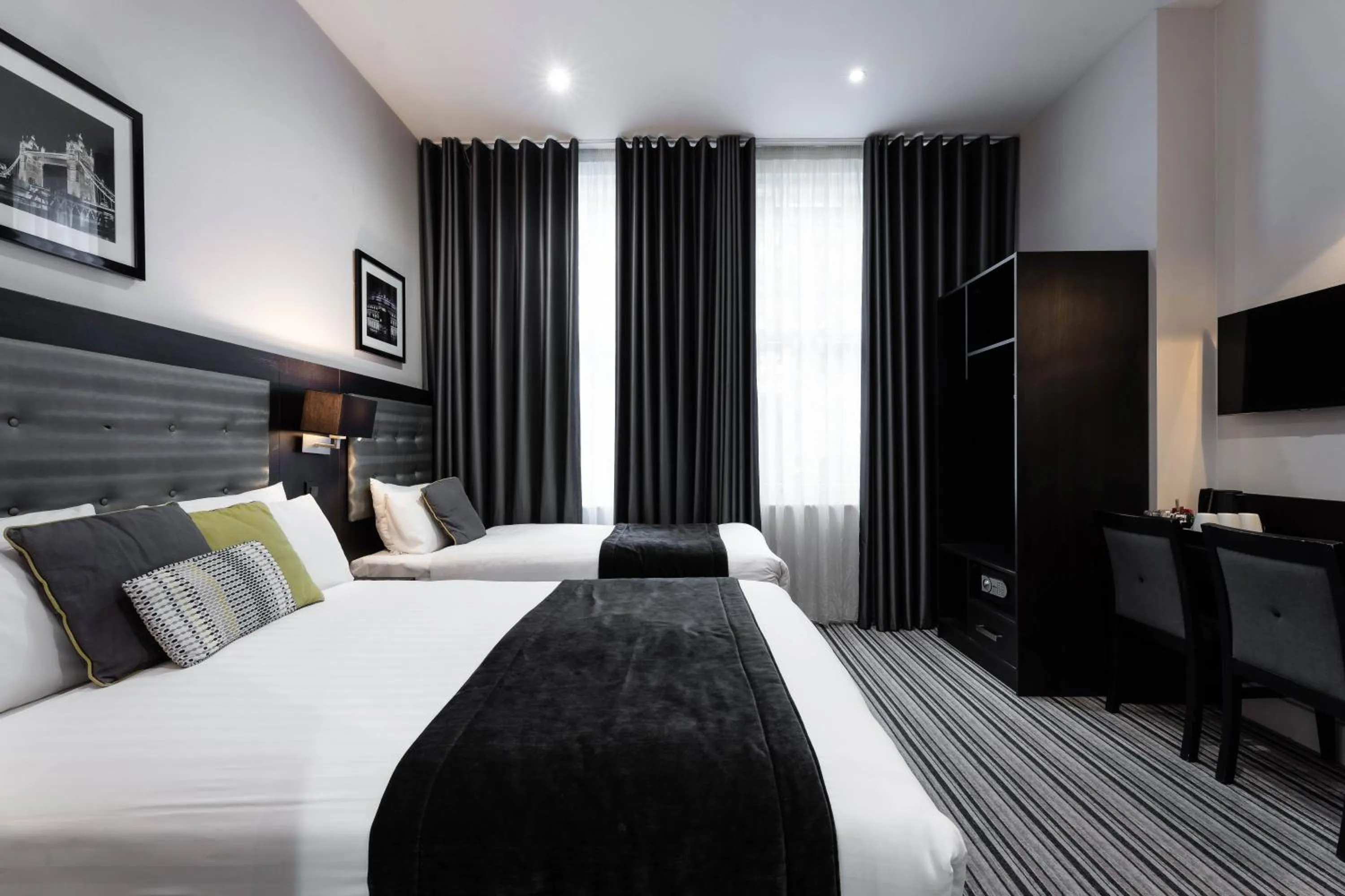 Bed in The W14 Kensington