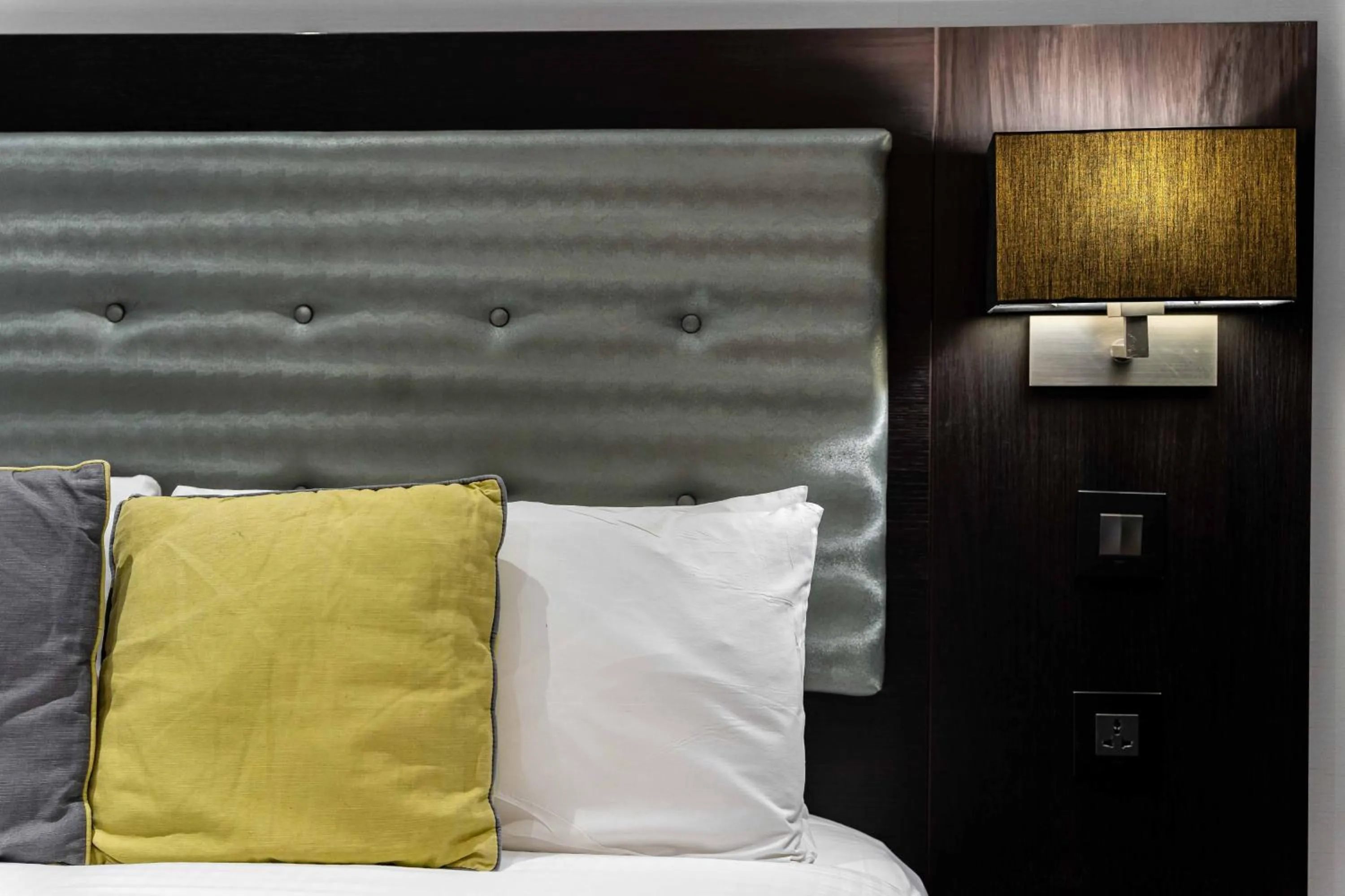 Bed in The W14 Kensington