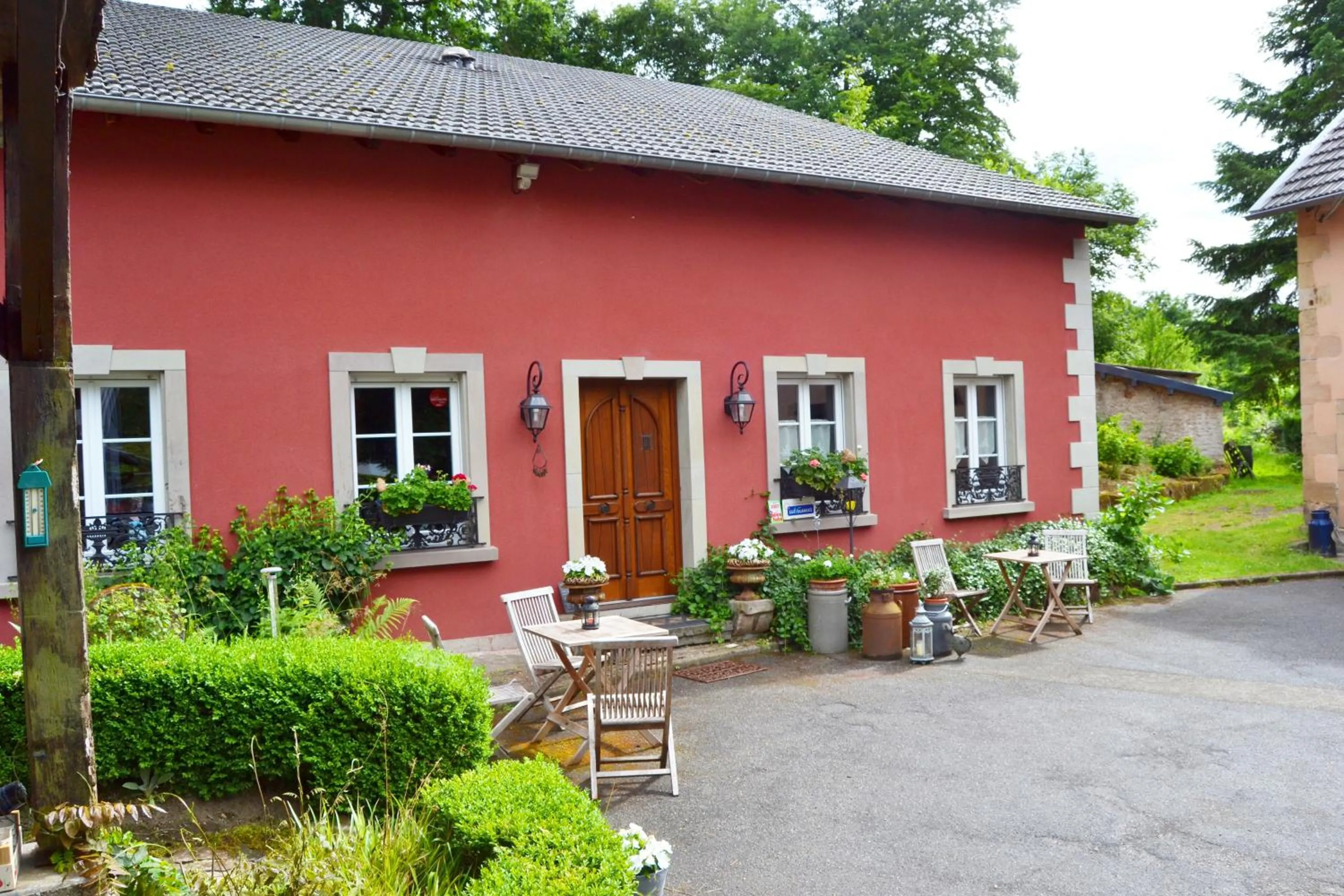 Summer in Logis Hôtel DOMAINE du MOULIN