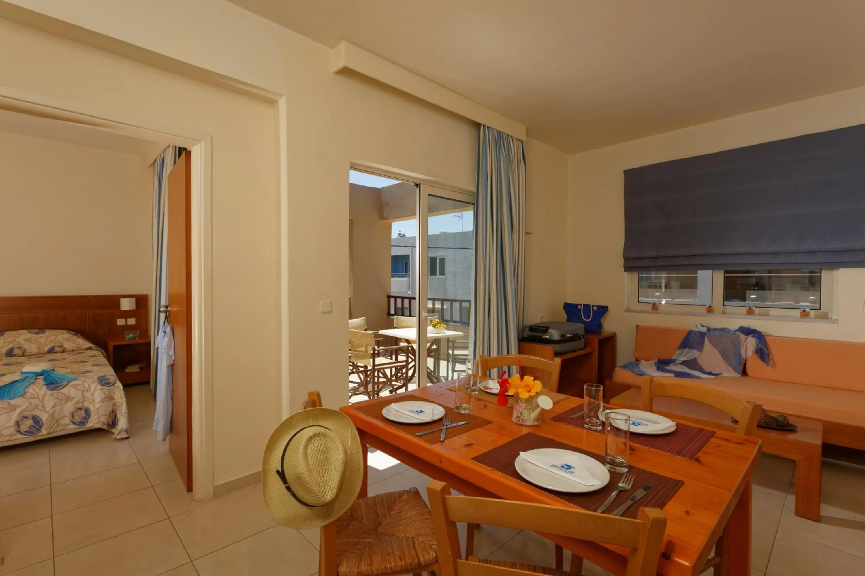 Seating area, Bed in Indigo Mare