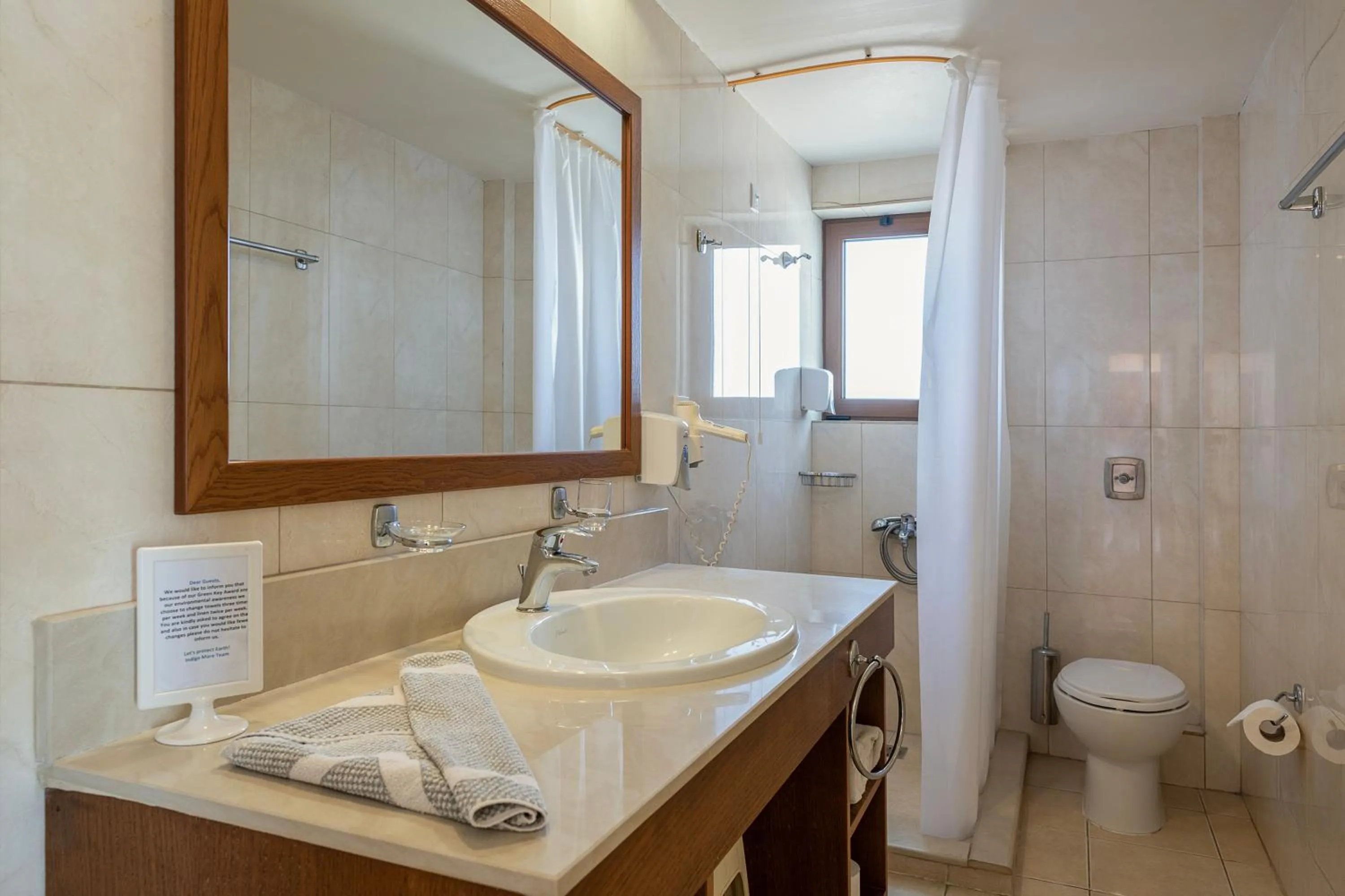 Shower in Indigo Mare