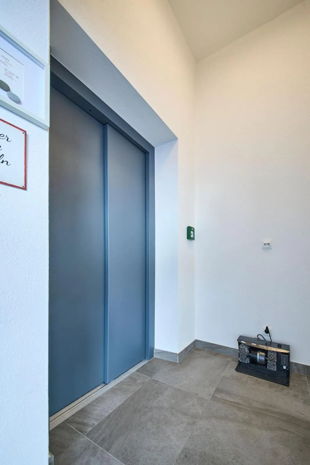 elevator in Hotel Garni Tirol