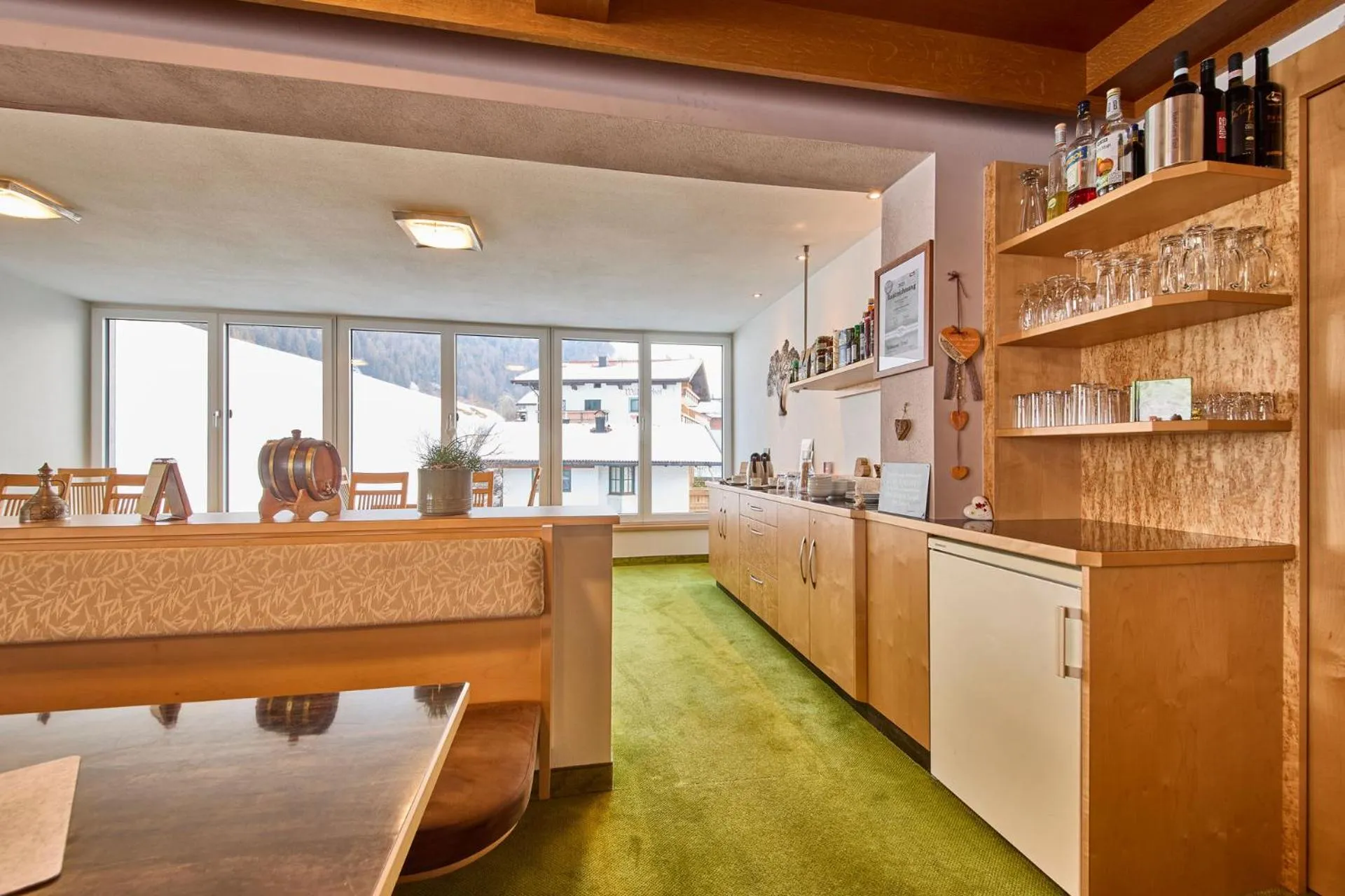 Dining area in Hotel Garni Tirol