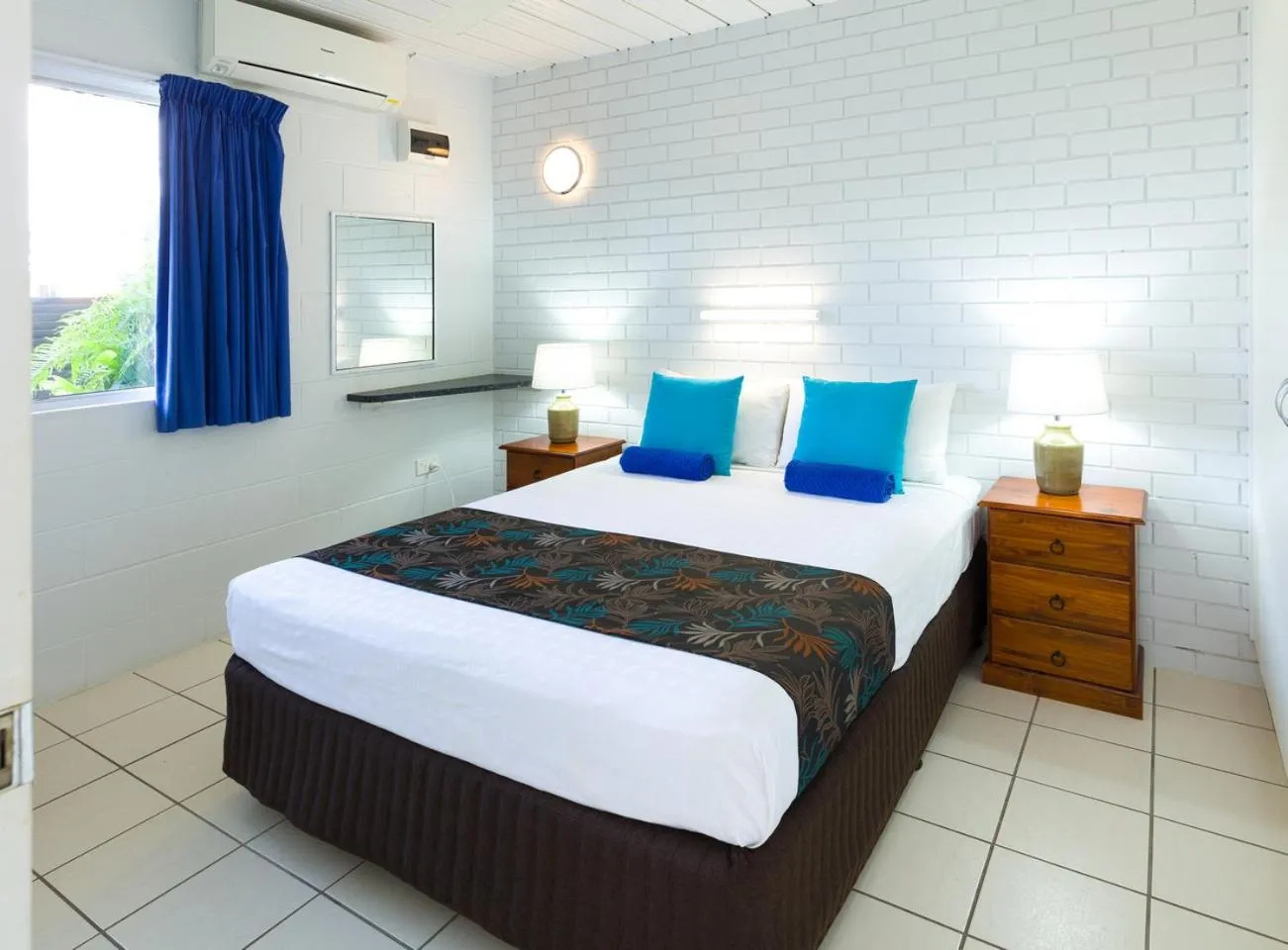 Bedroom, Bed in King Reef Resort