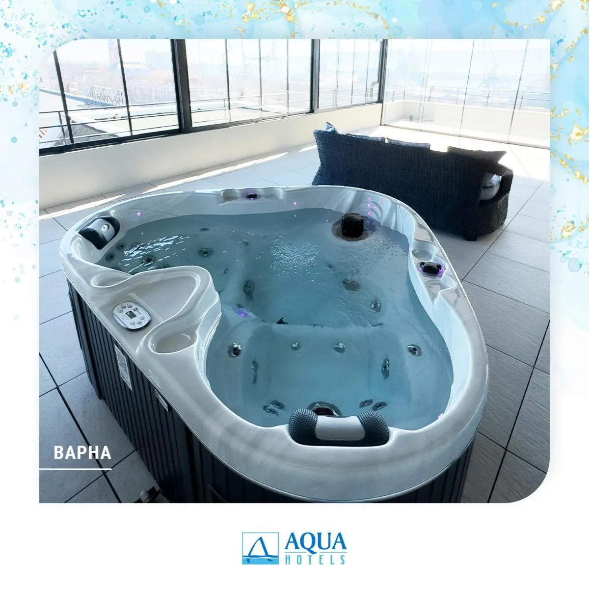 Hot Tub in Aqua Hotel