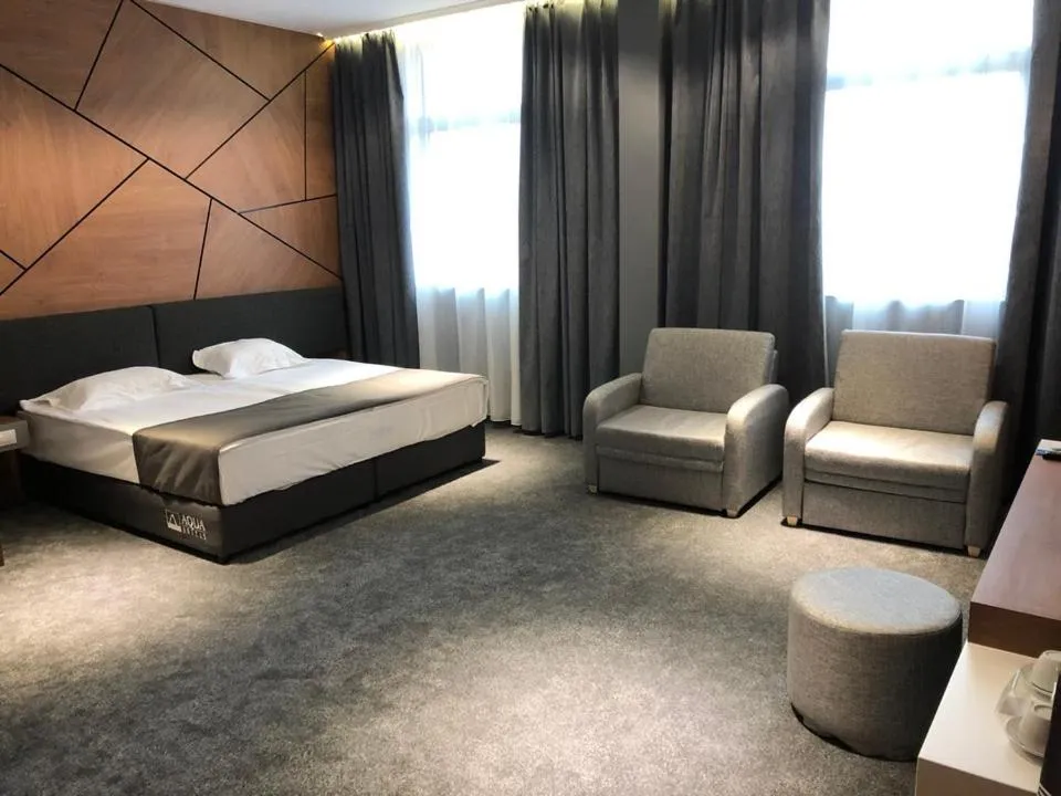 Property building, Bed in Aqua Hotel