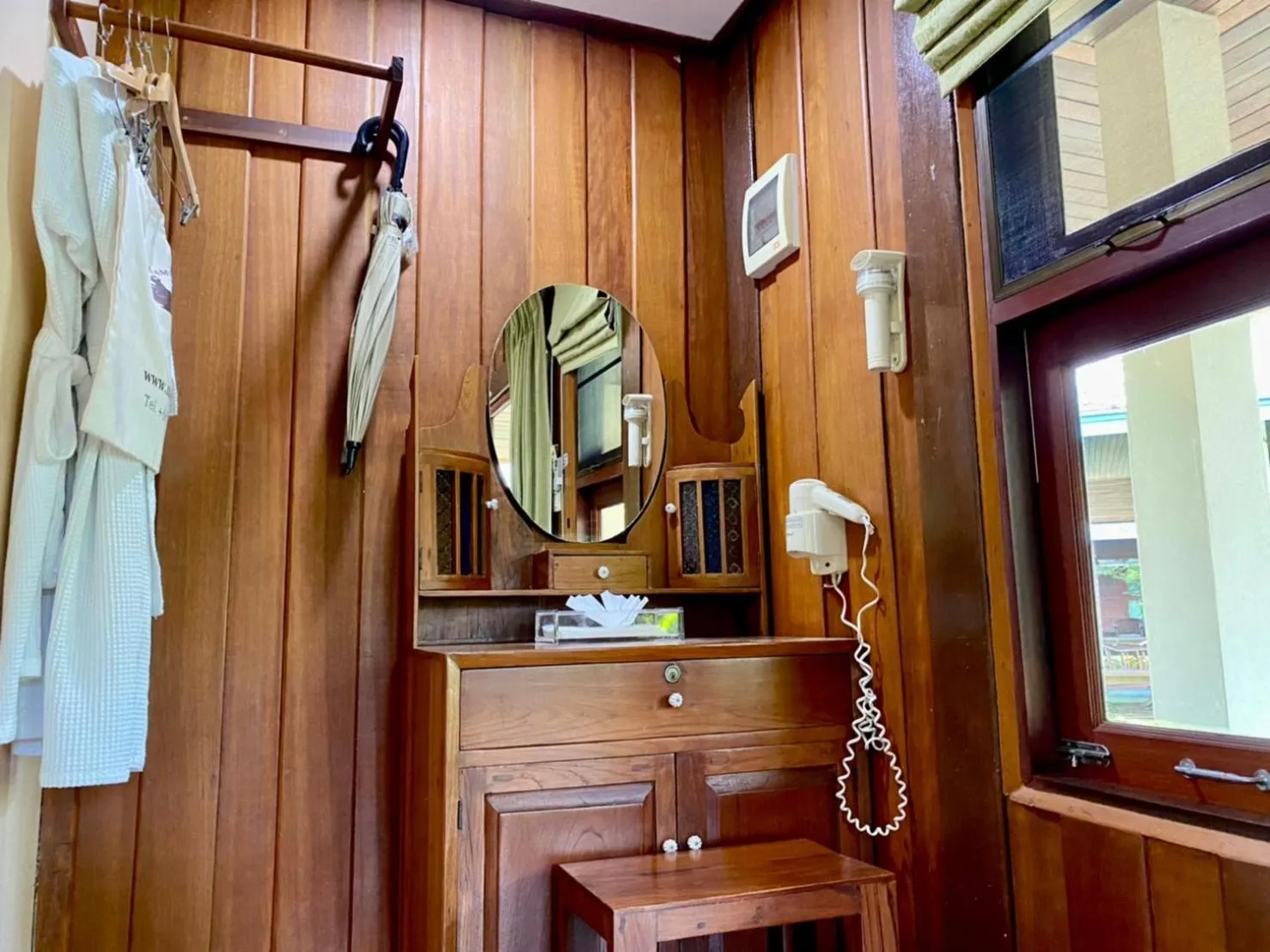 Photo of the whole room in Maikaew Damnoen Resort