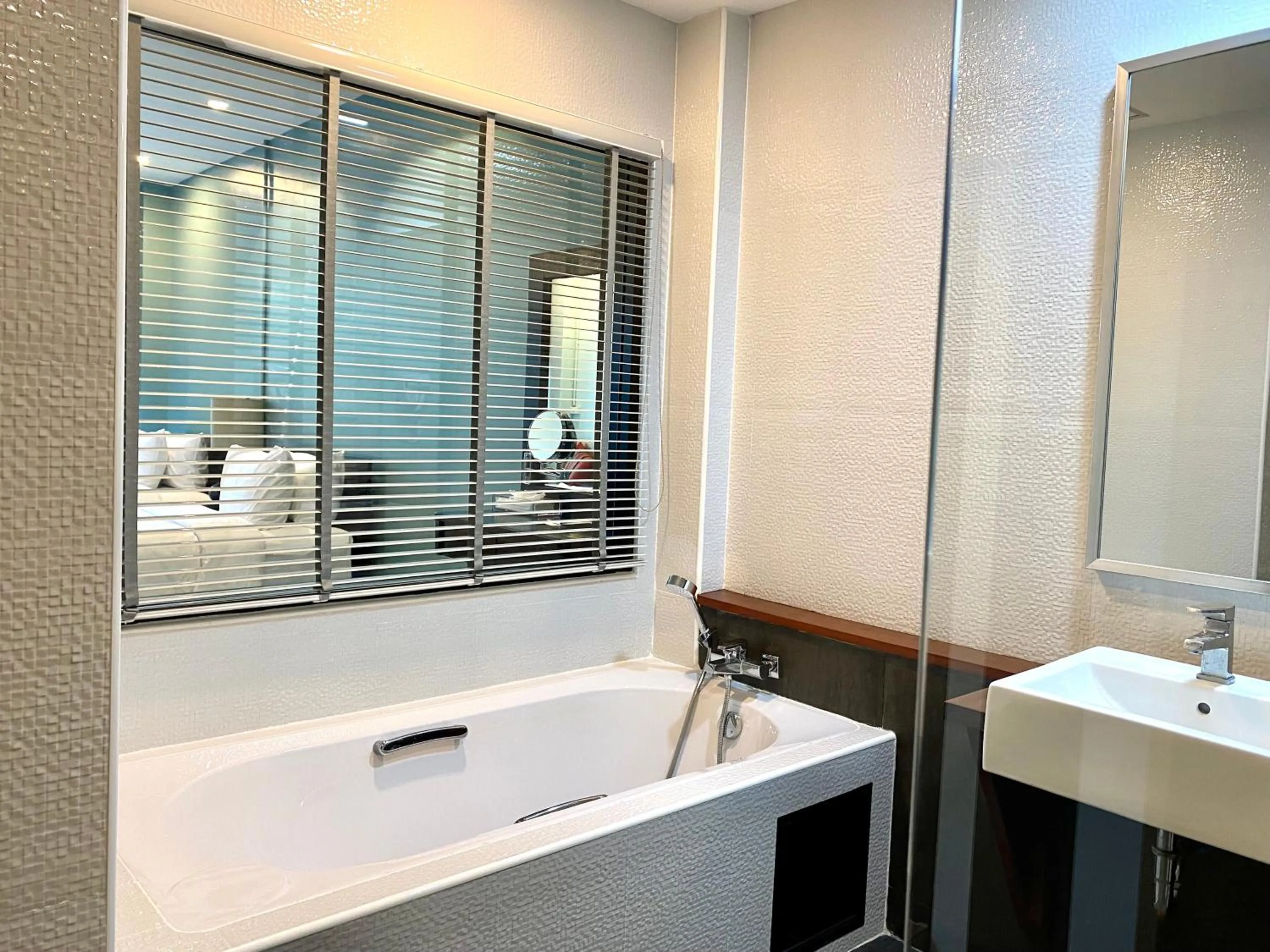 Bathroom in Maikaew Damnoen Resort