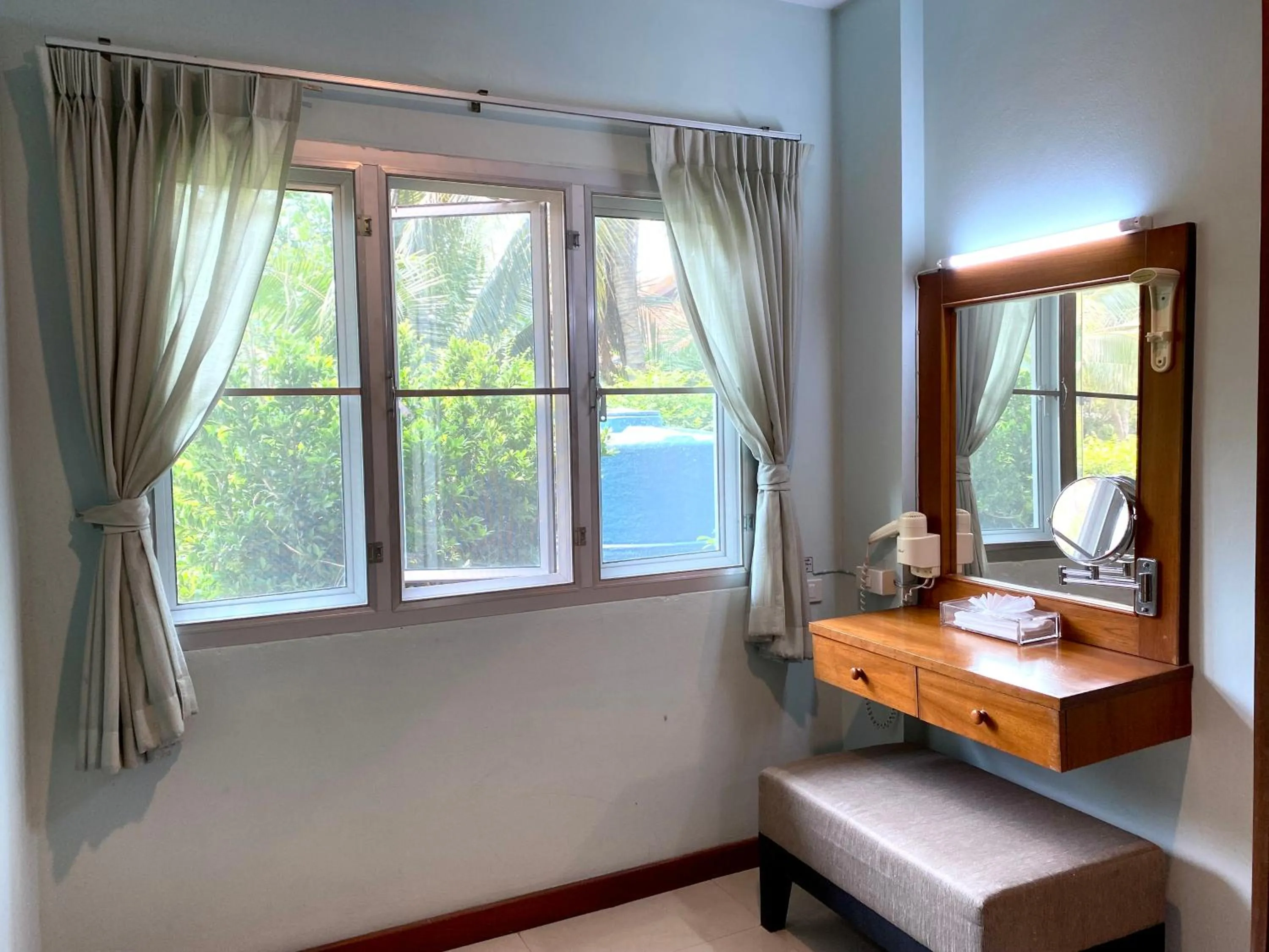 Photo of the whole room in Maikaew Damnoen Resort