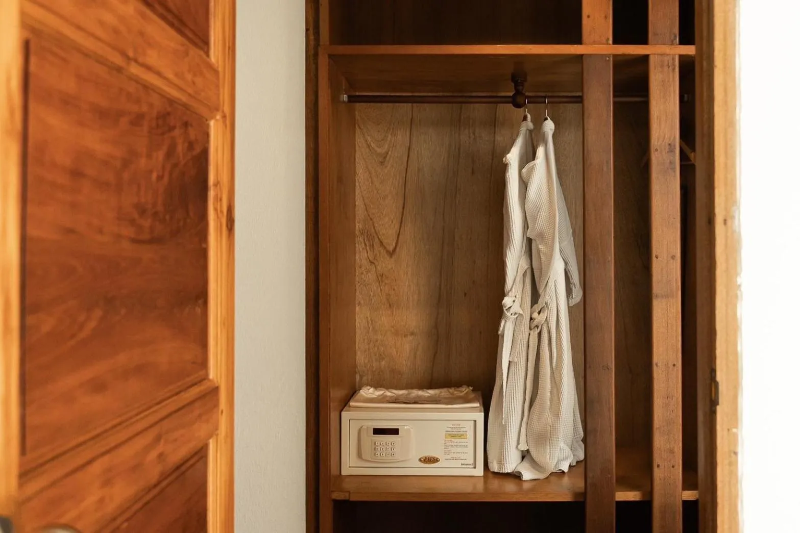 wardrobe in Maikaew Damnoen Resort