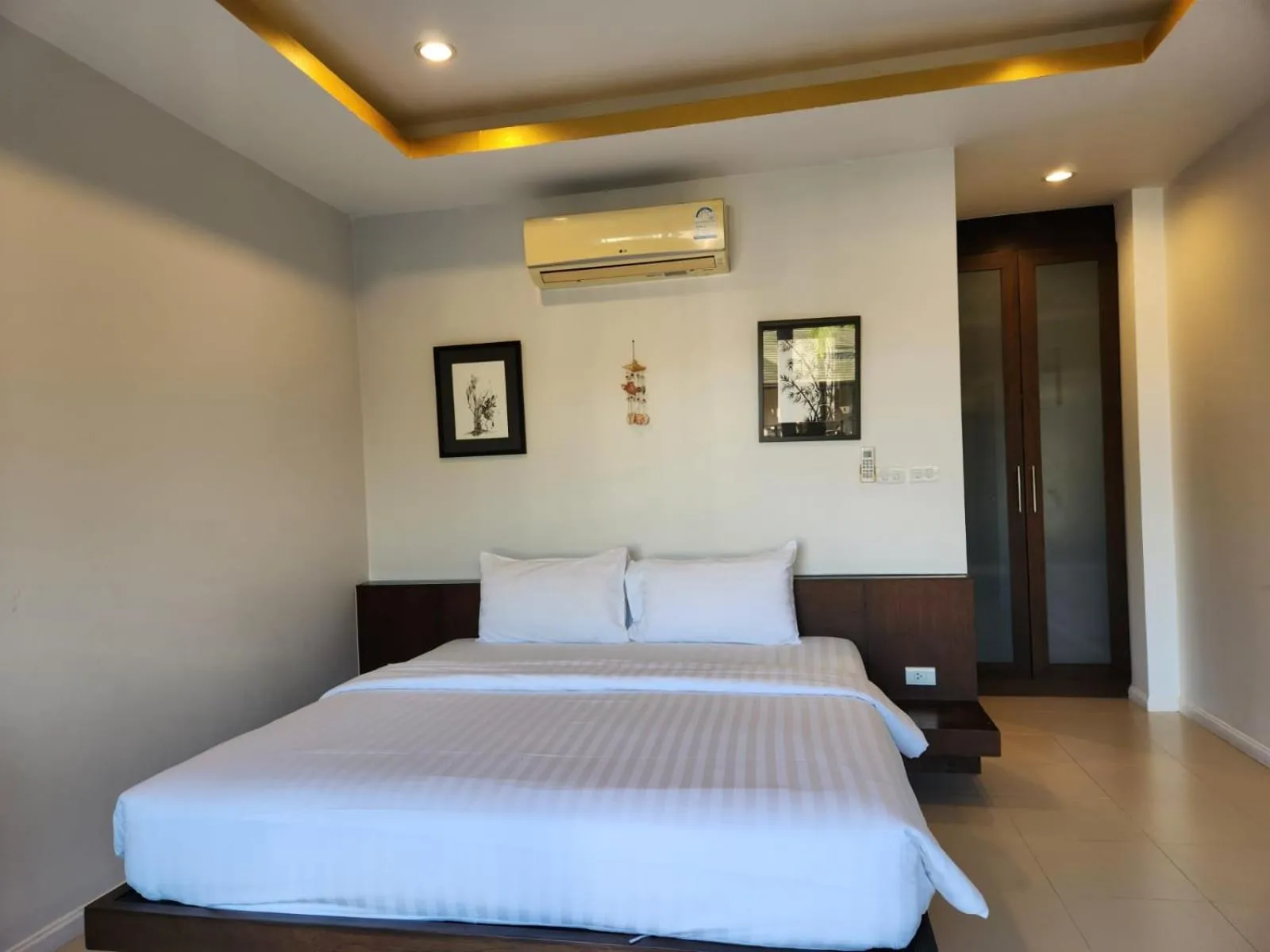 Bed in TSE Residence [by Samui Emerald]