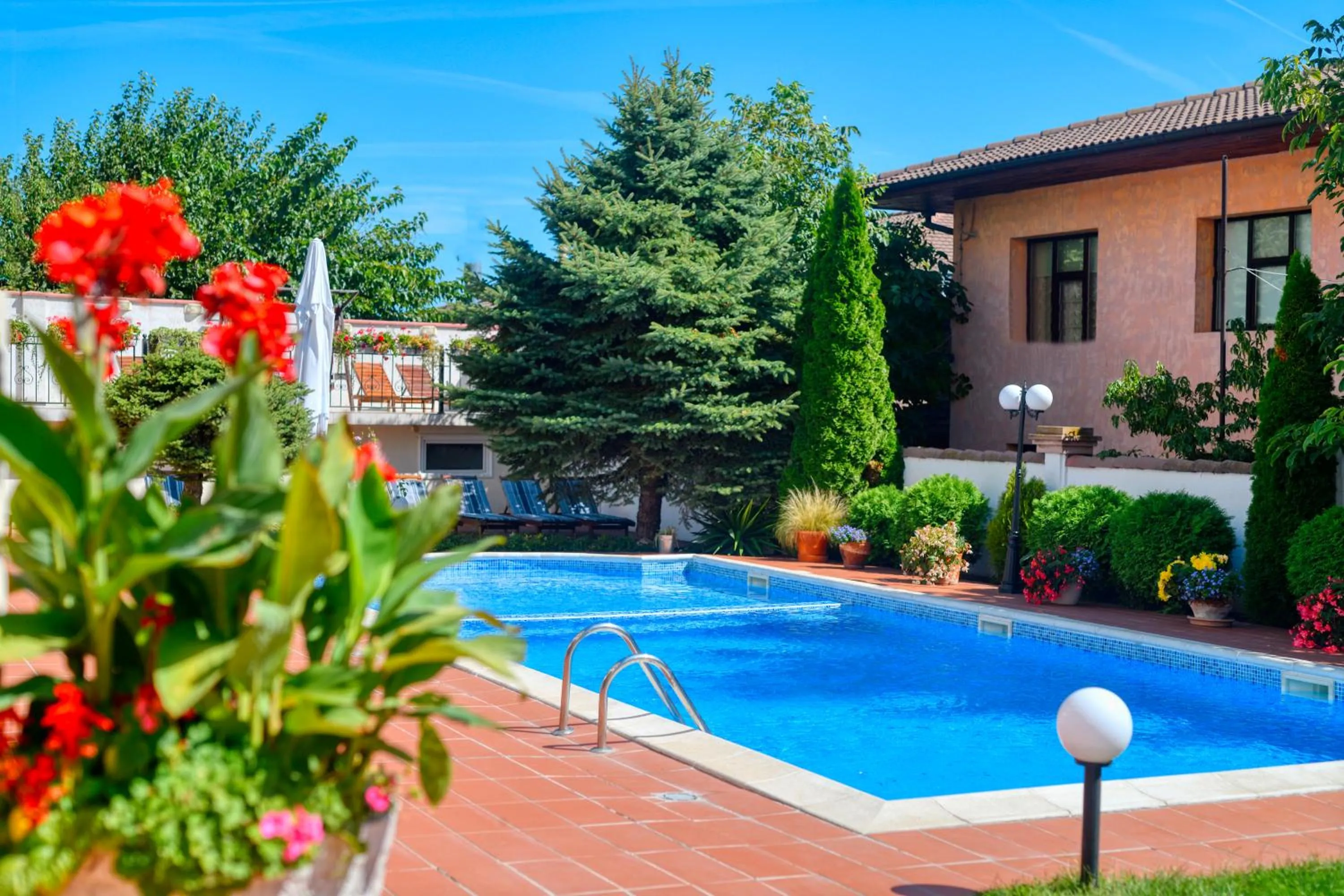 Alekta Hotel - Free Parking