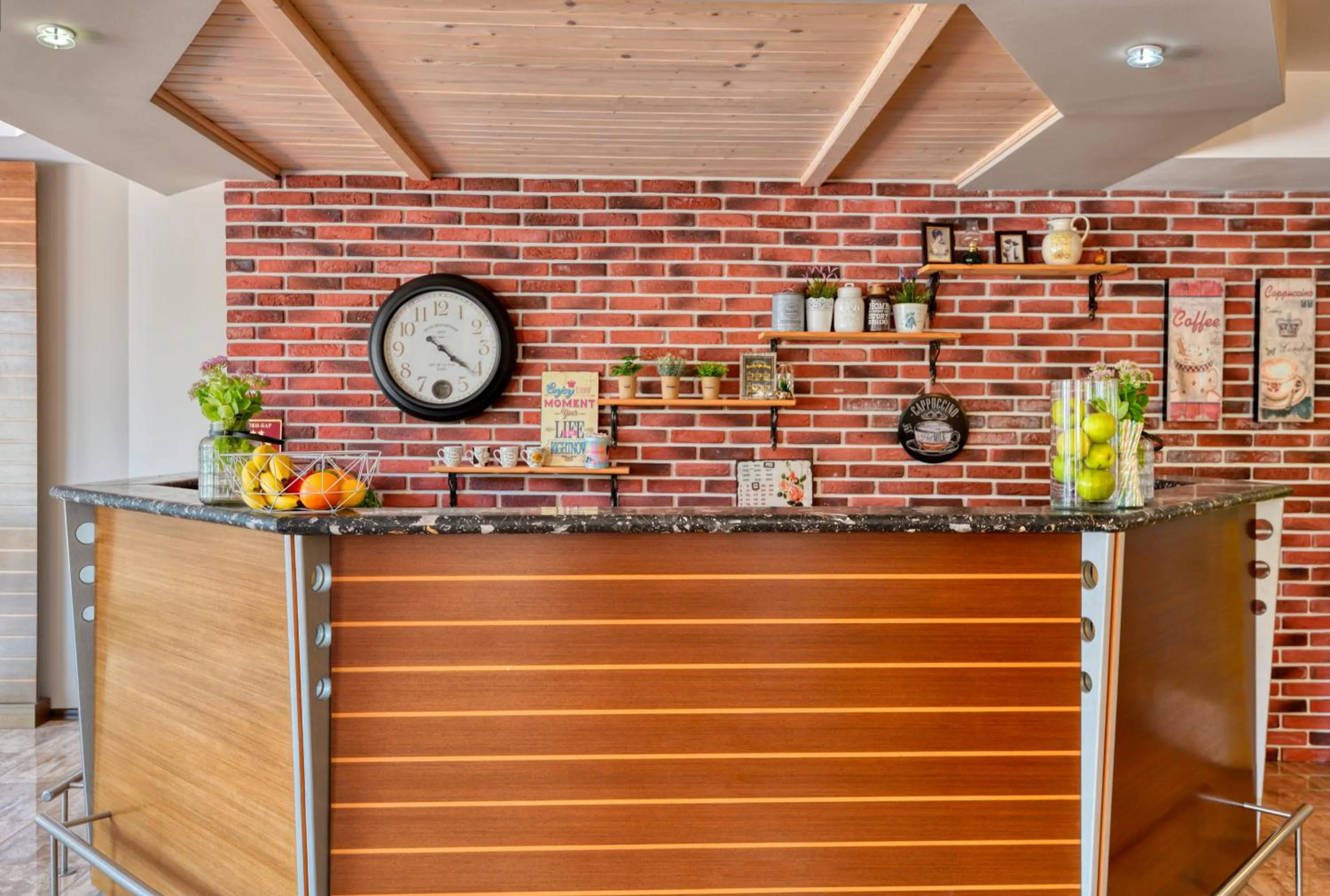 Alekta Hotel - Free Parking