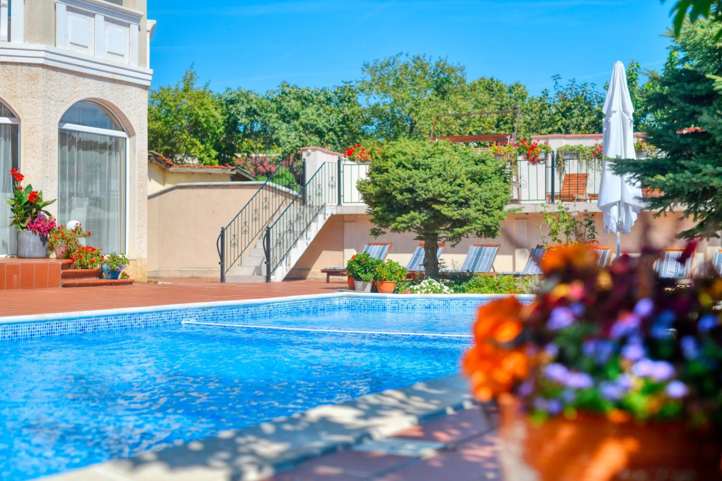 Alekta Hotel - Free Parking