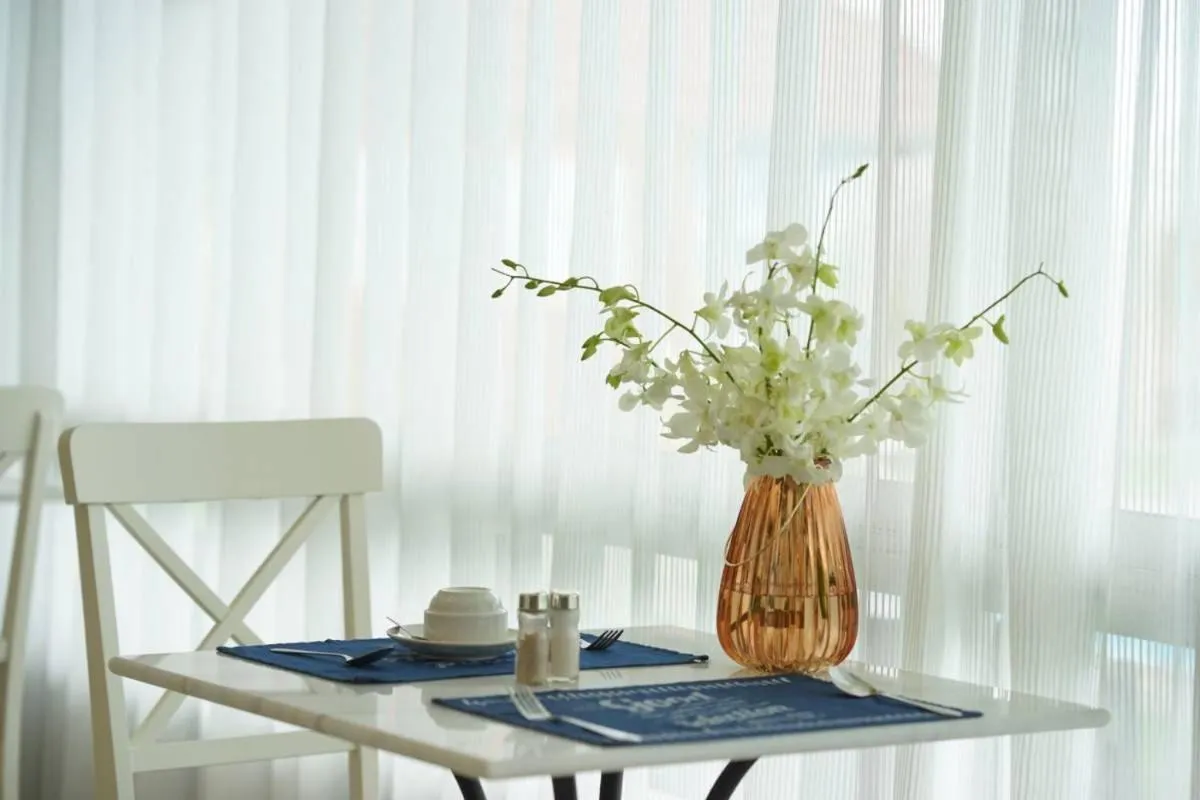 Restaurant/places to eat in BCP Hotel