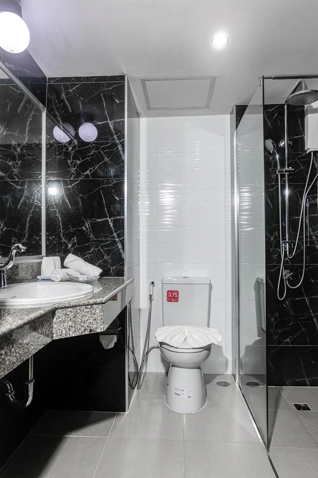 Bathroom in BCP Hotel