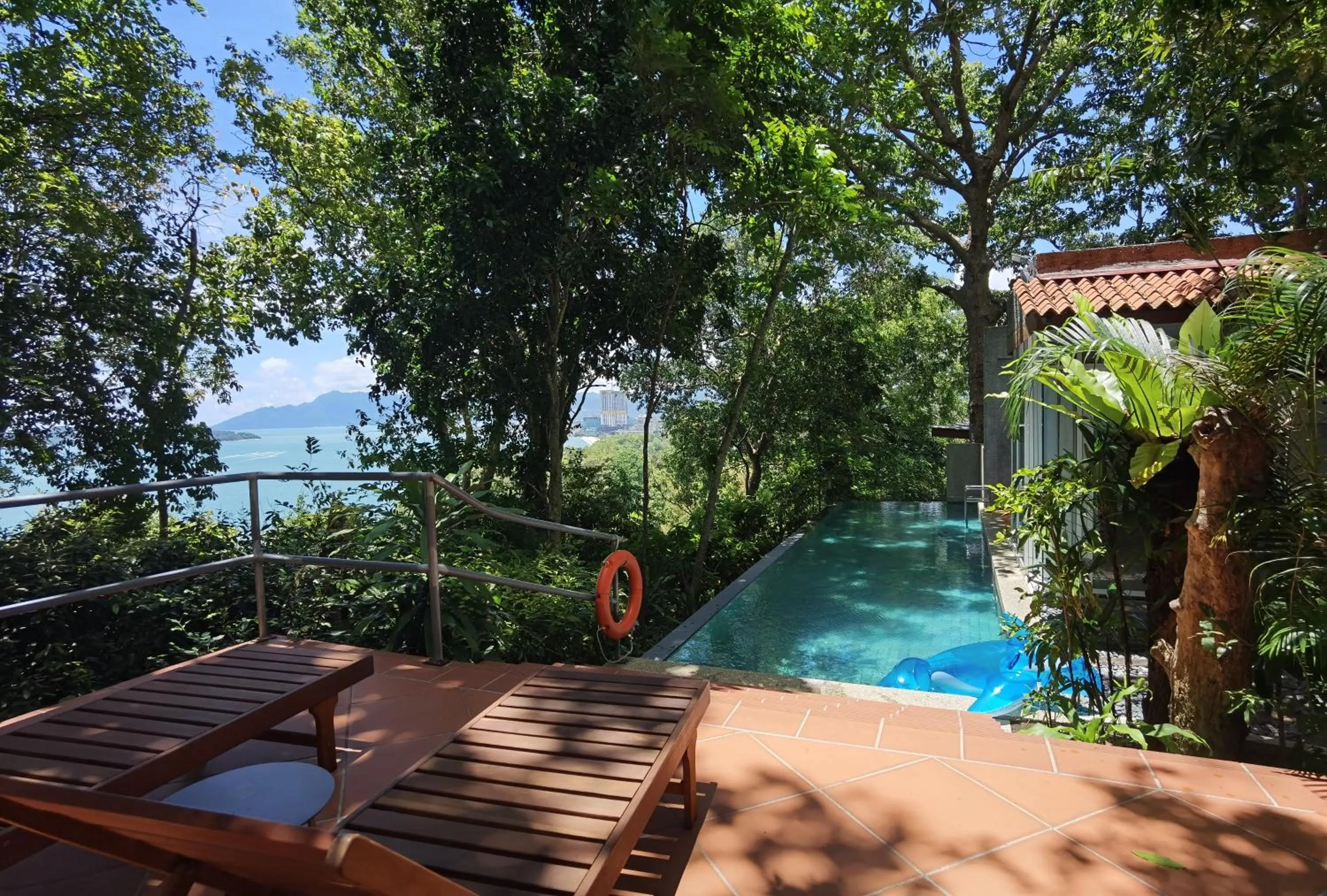 Sea view in Ambong Pool Villas - Private Pool