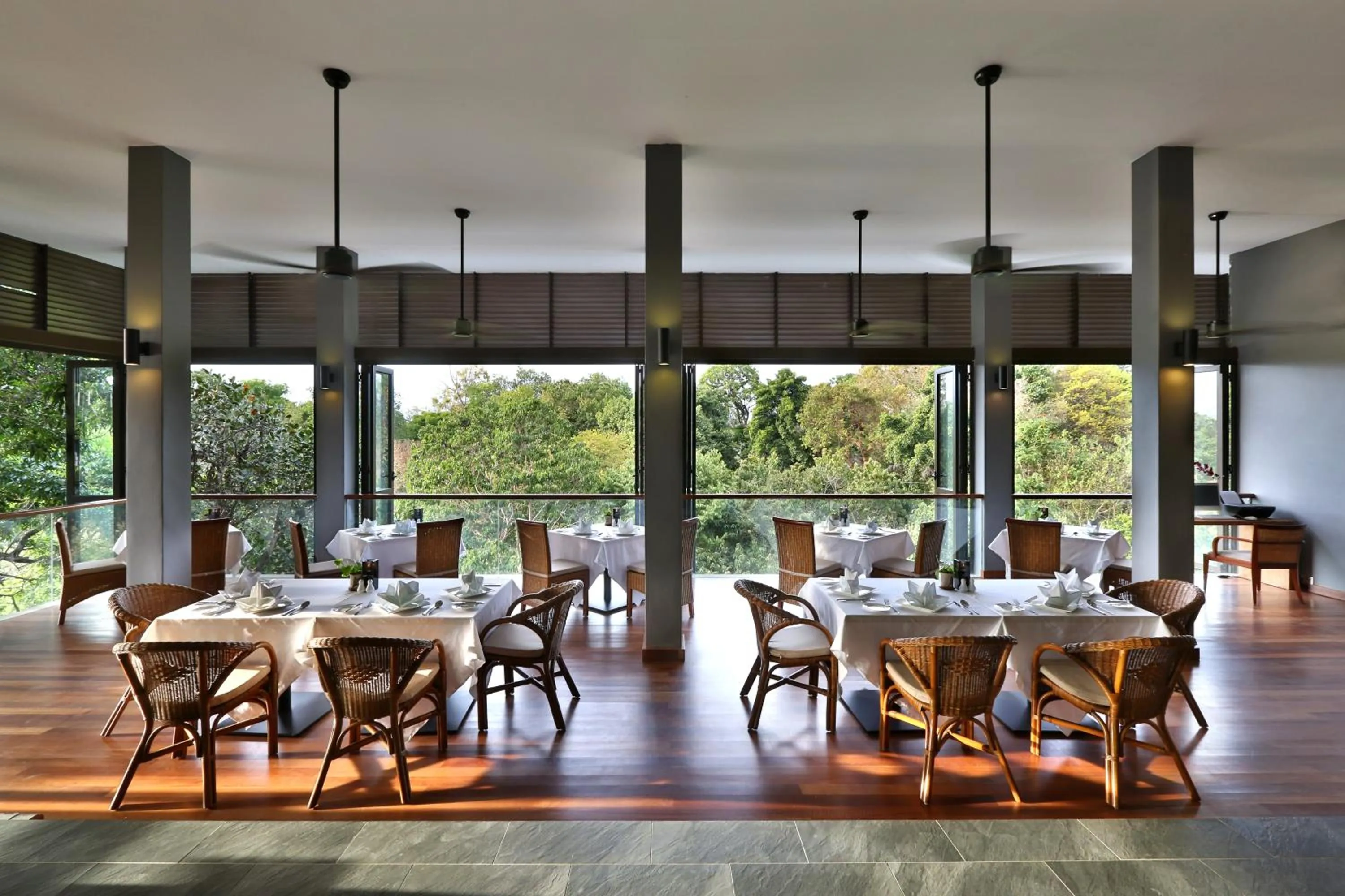 Restaurant/places to eat in Ambong Pool Villas - Private Pool