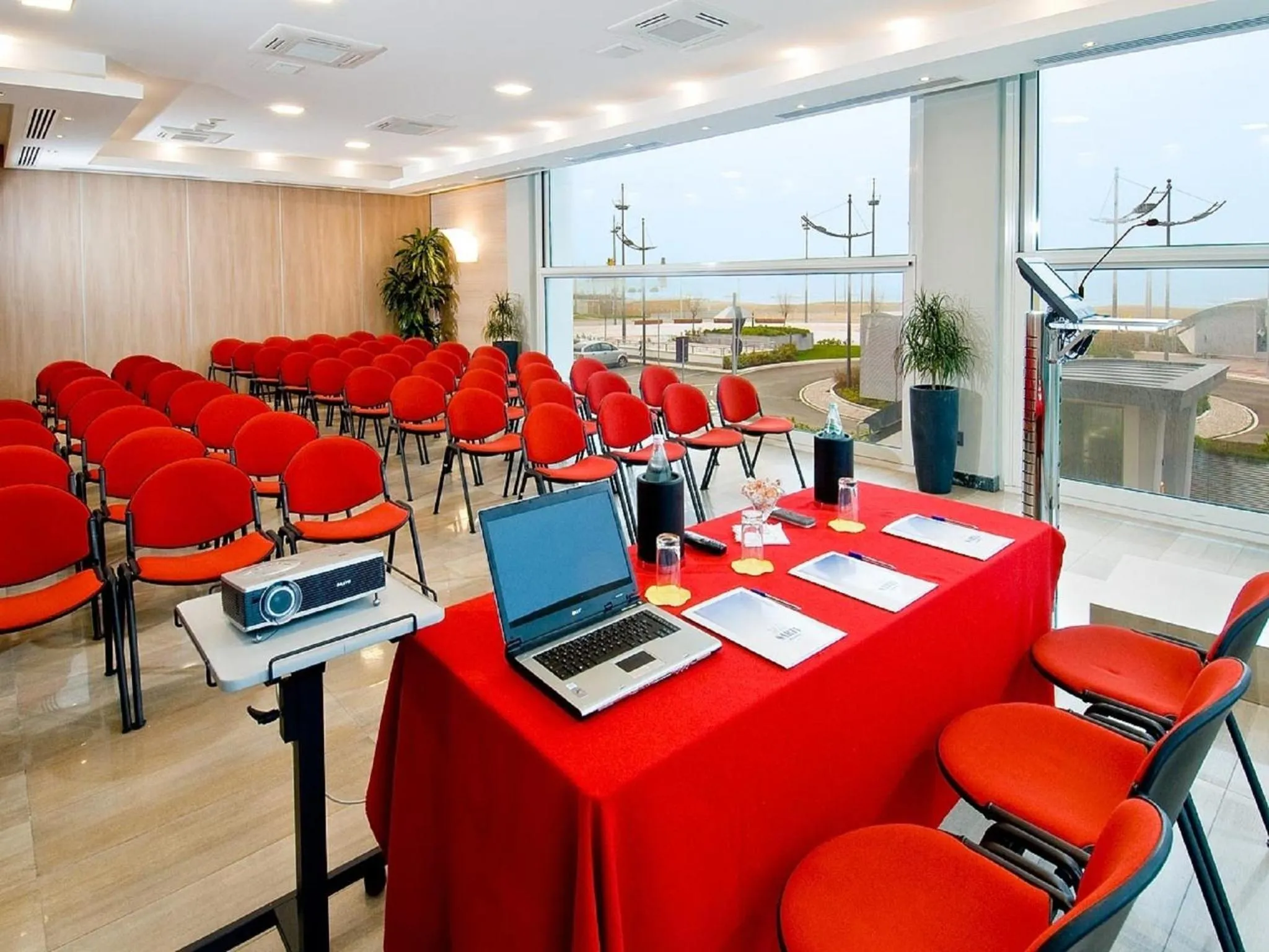 Business facilities in Hotel Sarti