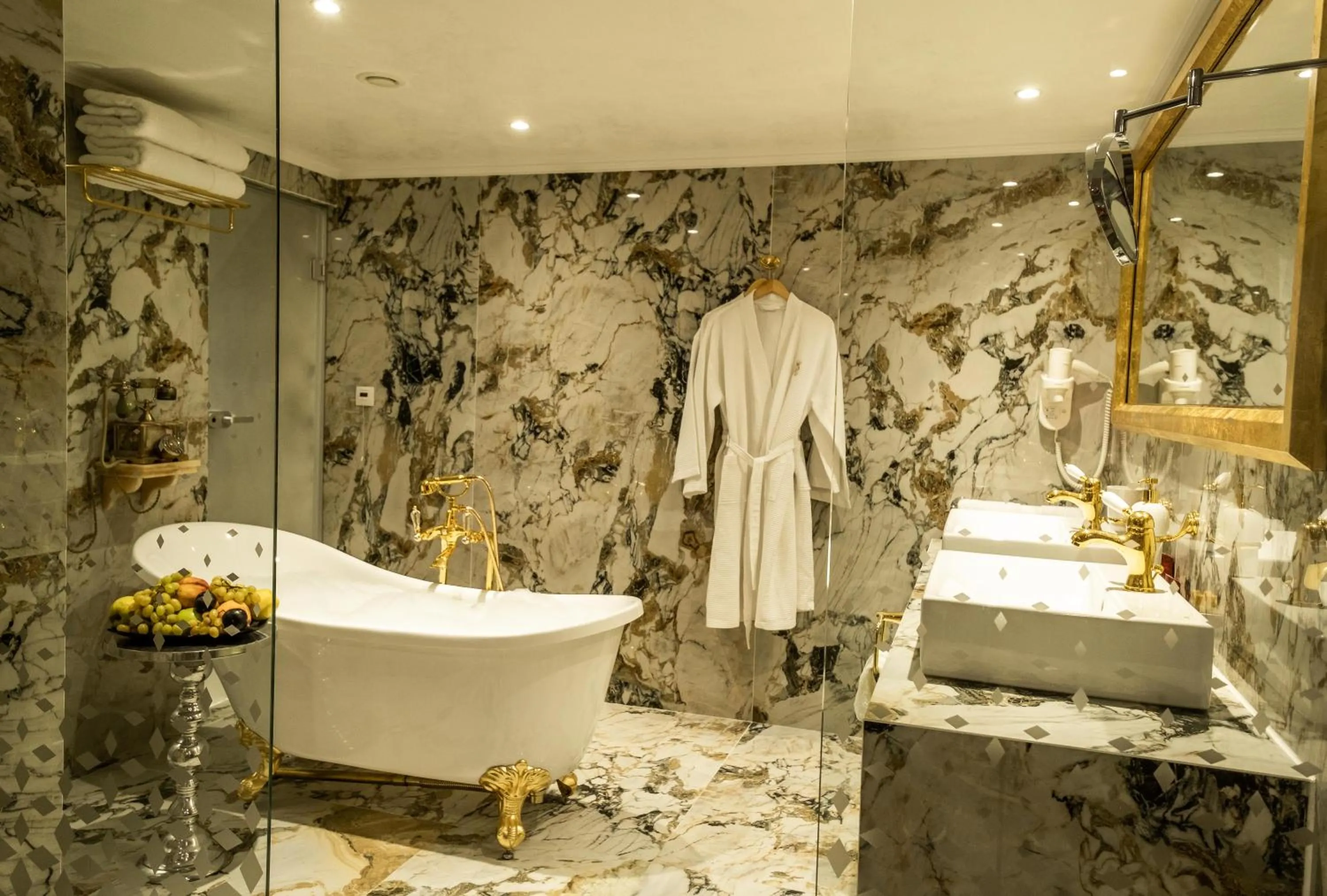 Toilet in Spa Hotel Rich