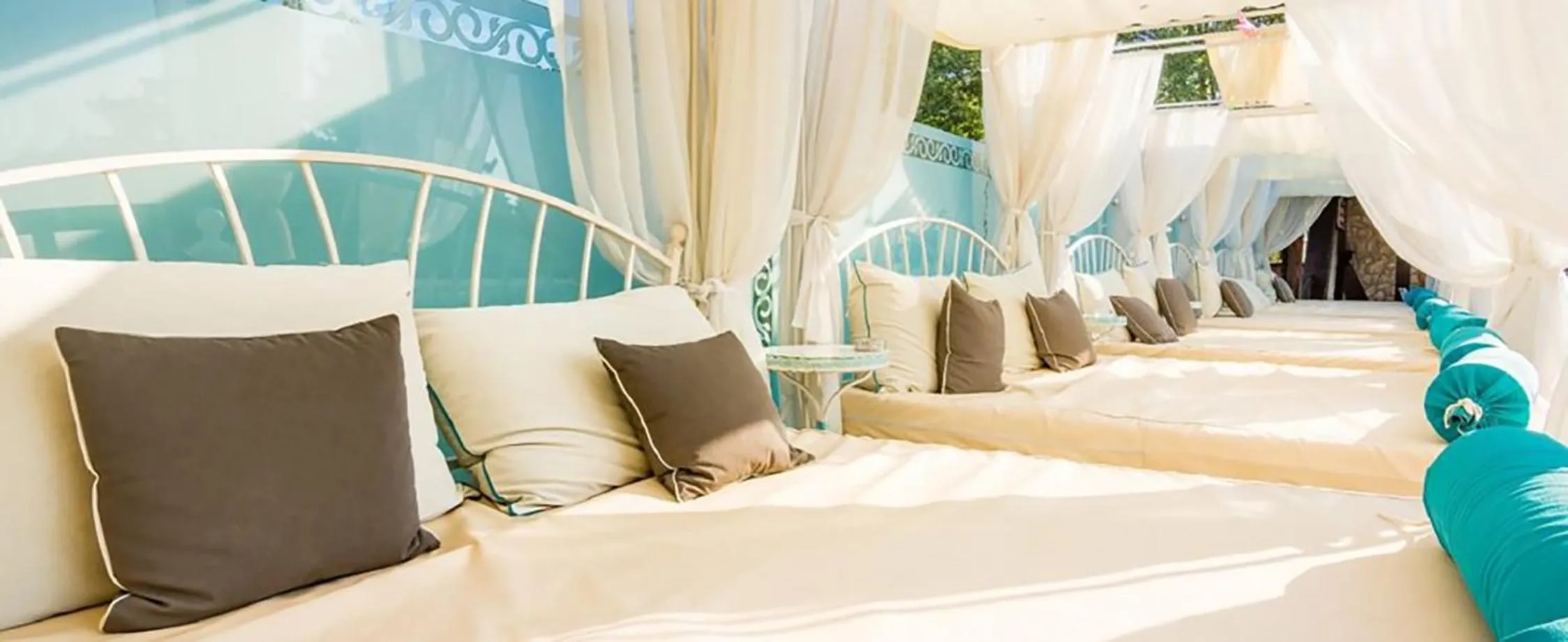 Swimming pool, Bed in Spa Hotel Rich