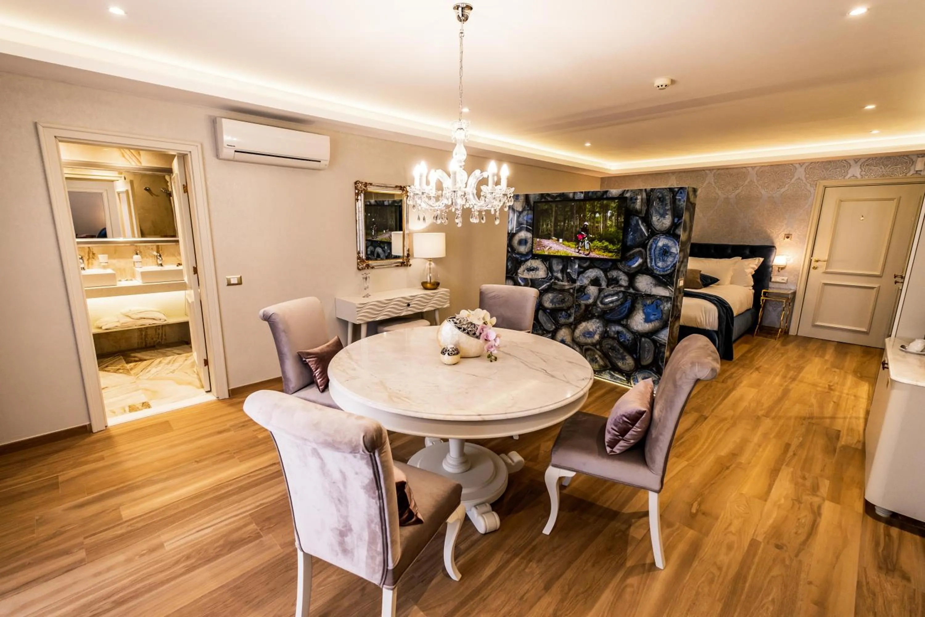 Bed in Spa Hotel Rich