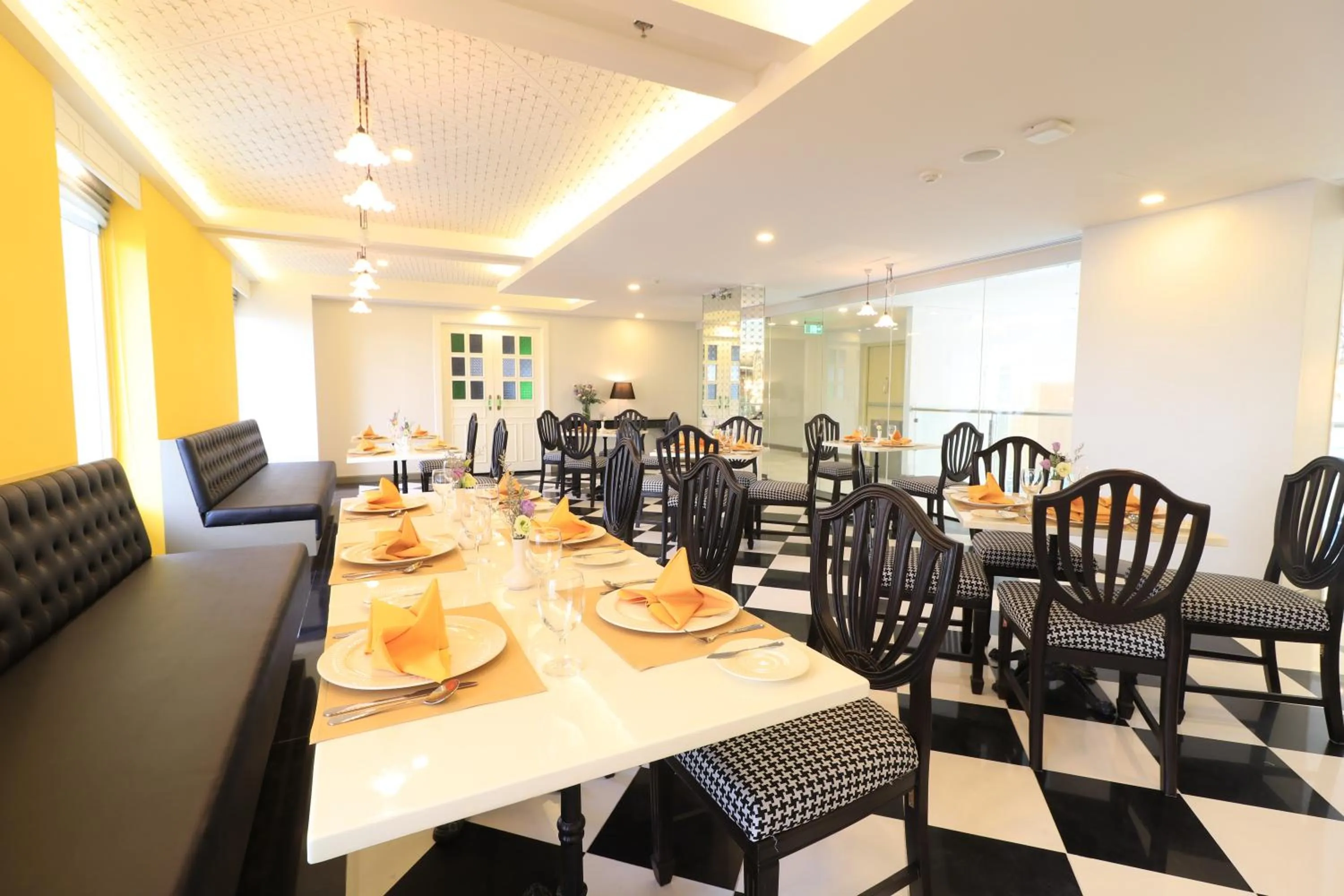 Restaurant/places to eat in Bangkok Midtown Hotel