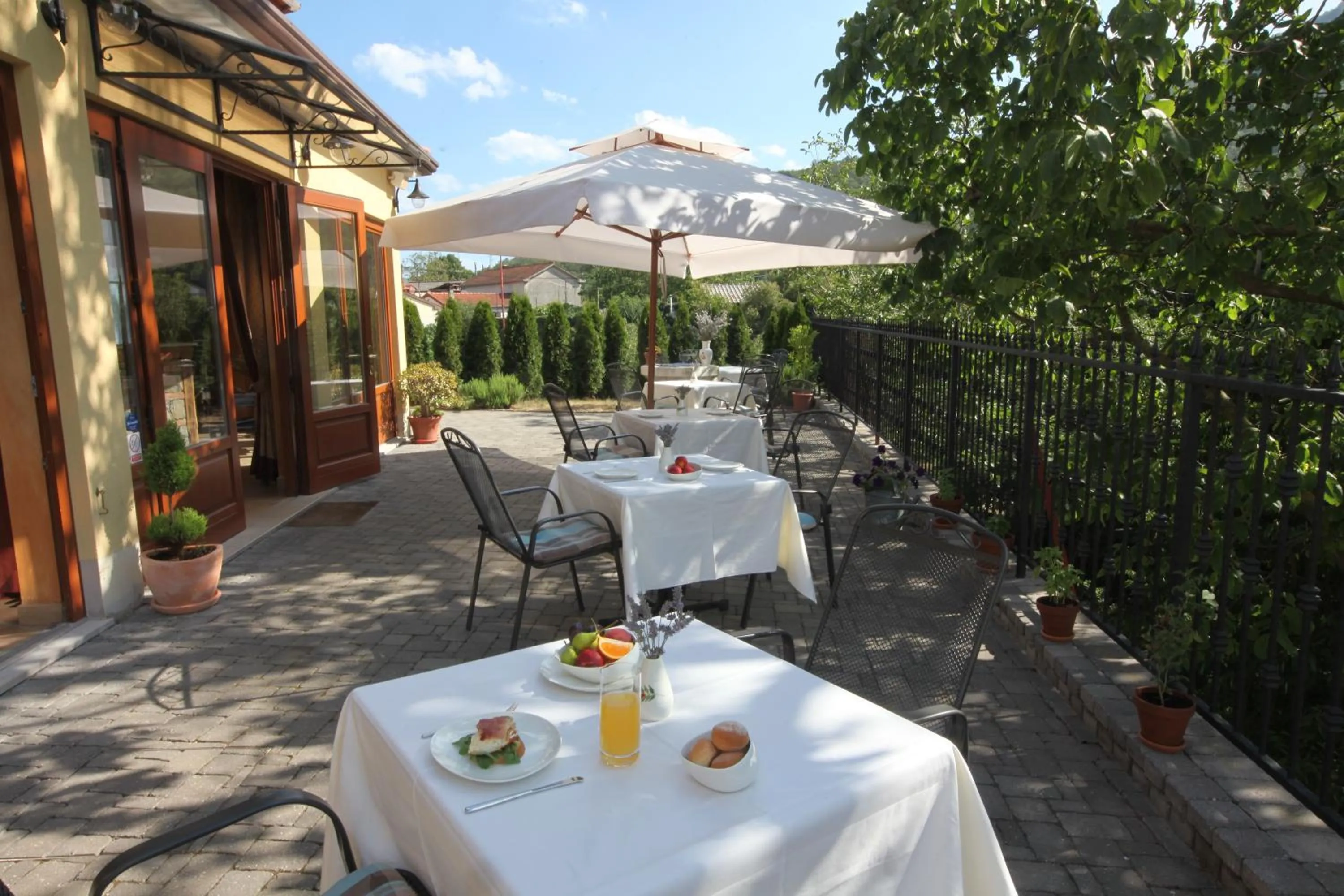 Balcony/Terrace in Guest House Stancija Kovacici