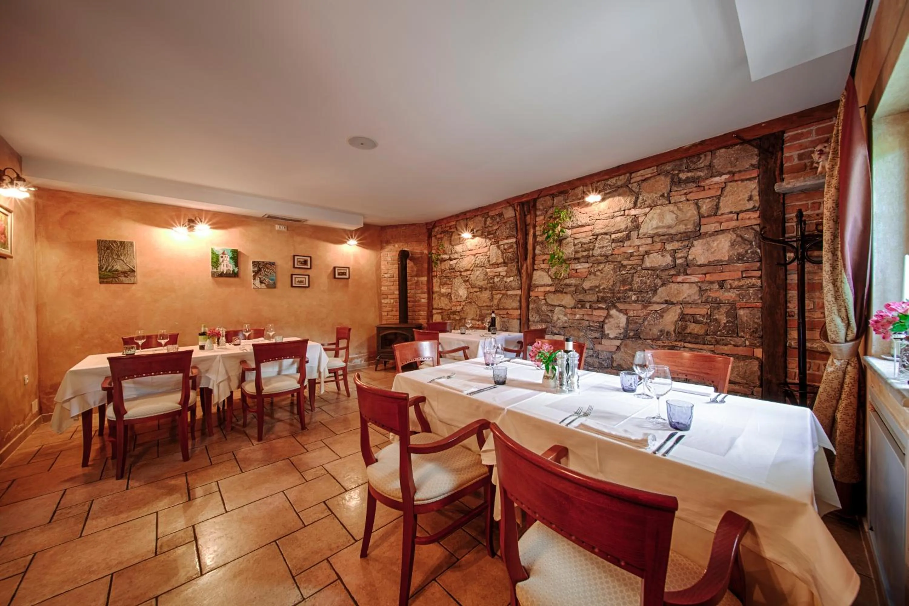 Restaurant/places to eat in Guest House Stancija Kovacici