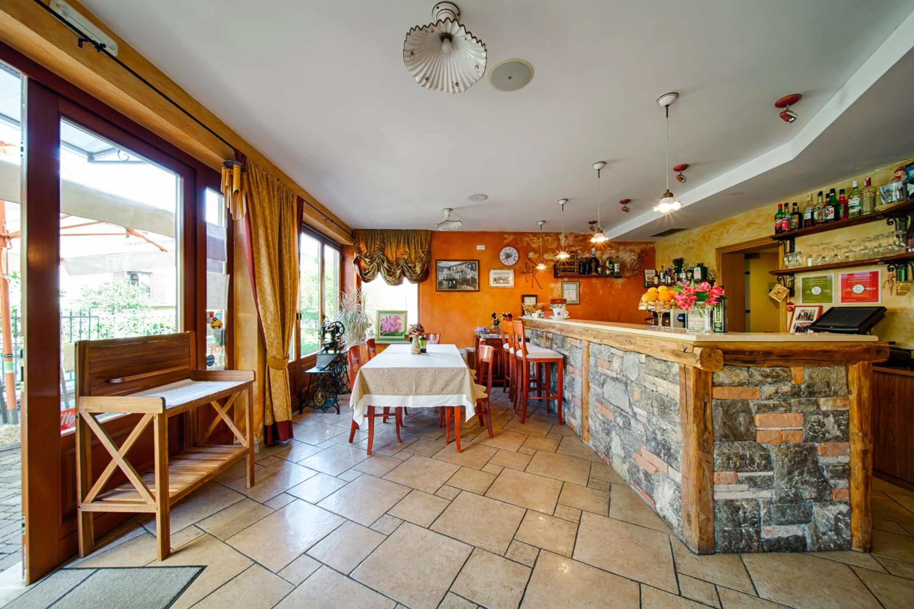 Restaurant/places to eat in Guest House Stancija Kovacici