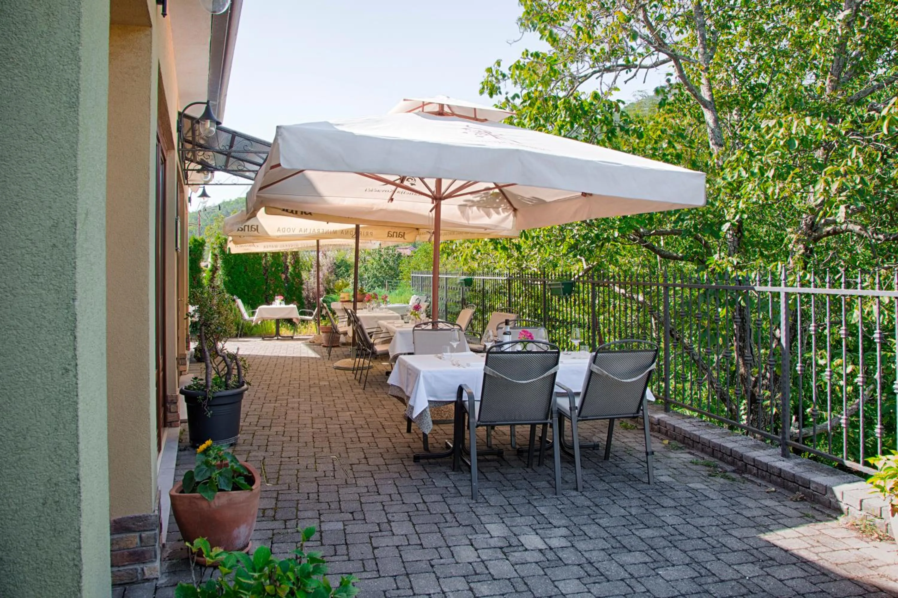 Patio in Guest House Stancija Kovacici