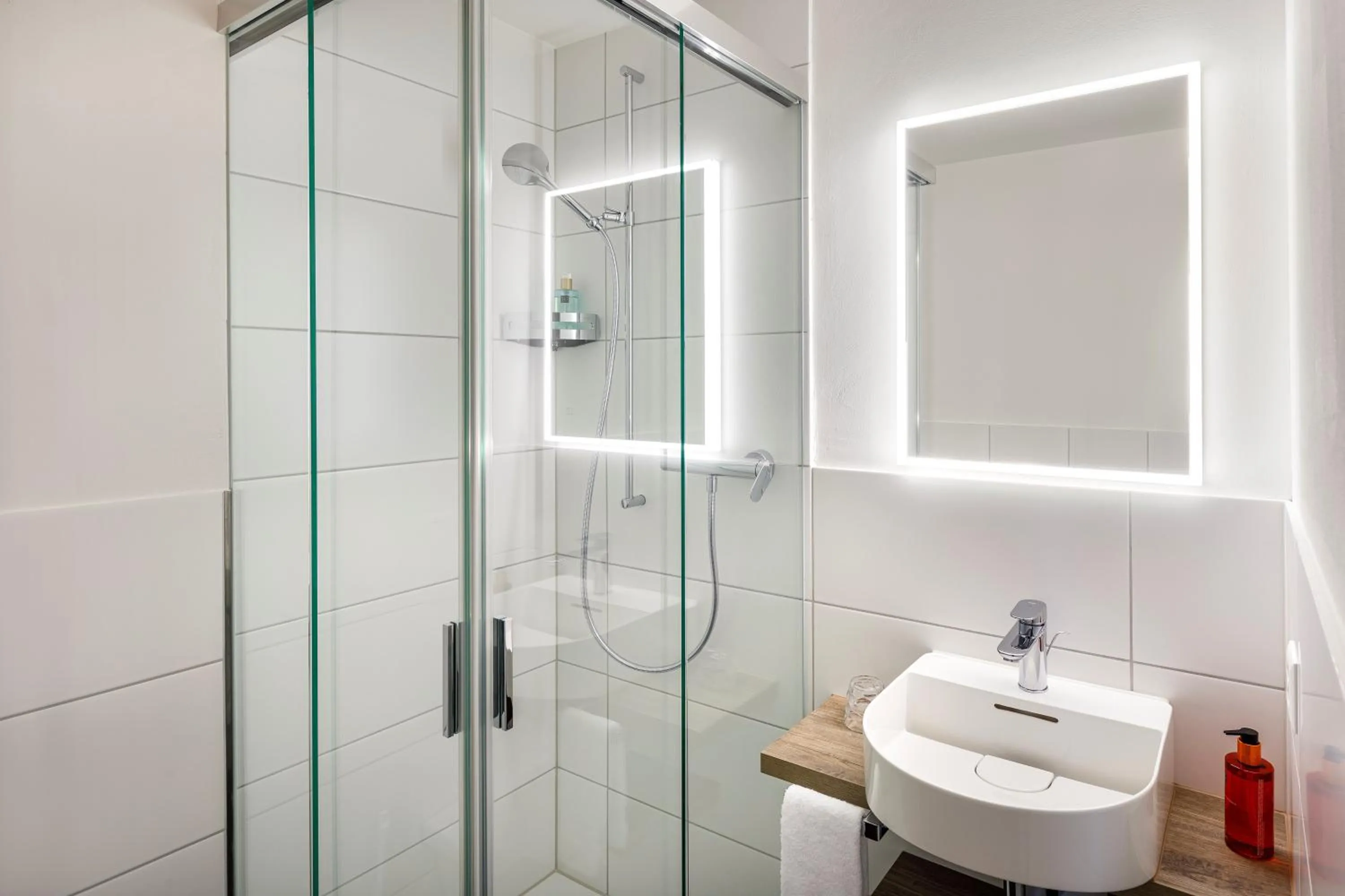 Shower in Hotel Schweizerhof