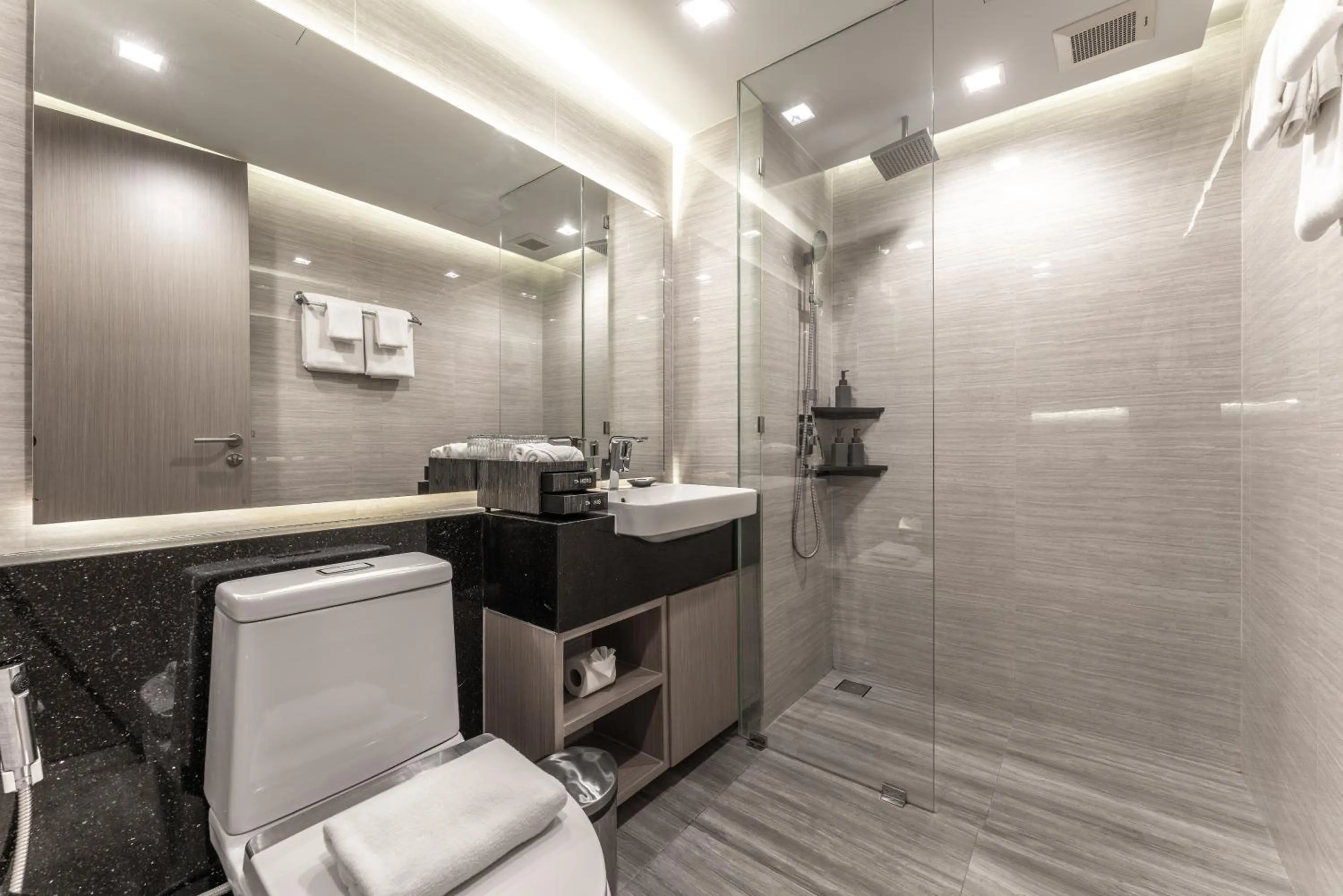 Shower in Tastoria Collection Sukhumvit